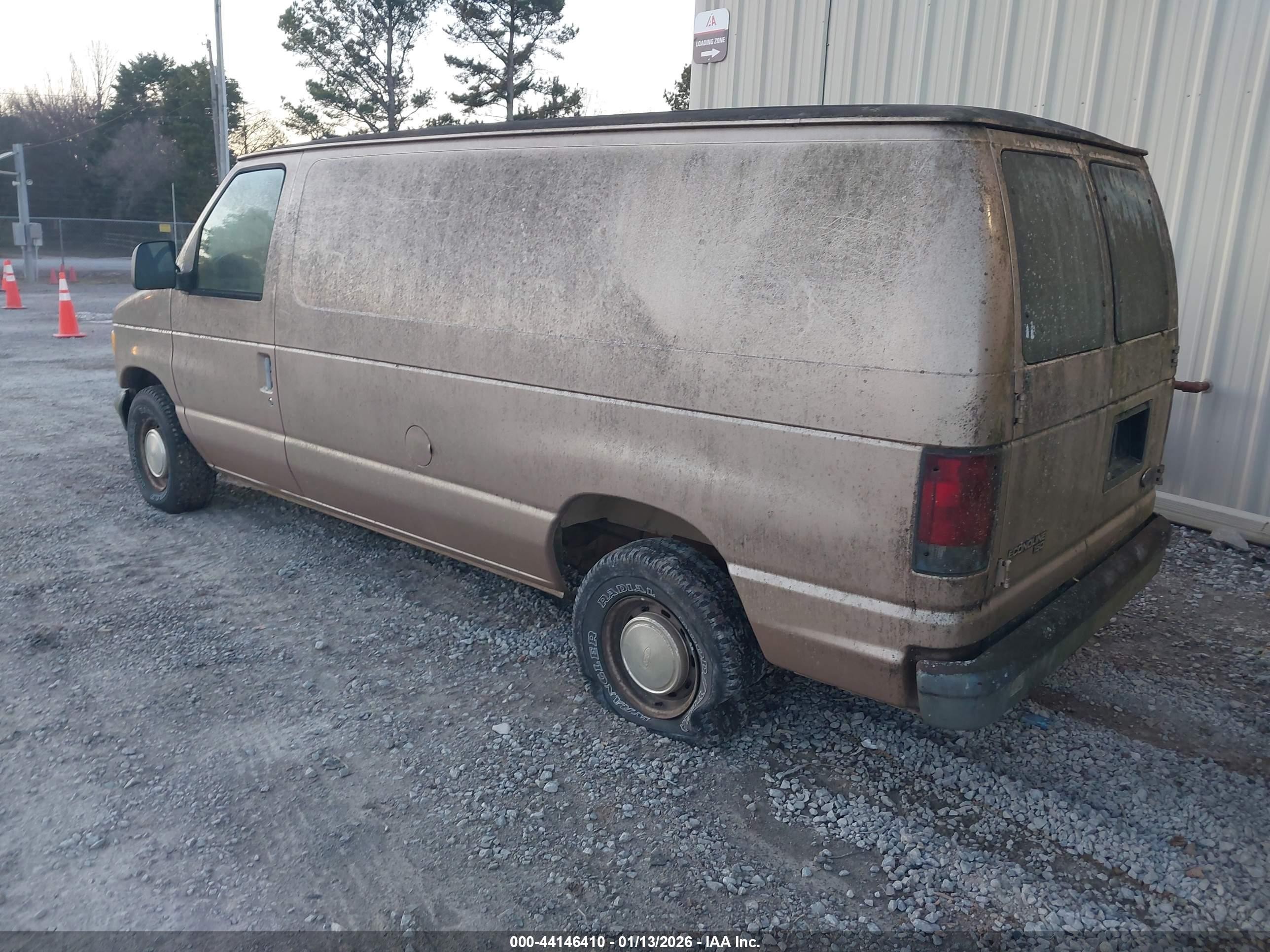 1998 Ford Econoline Commercial/recreational Gold vin: 1FTRE1428WHB21704