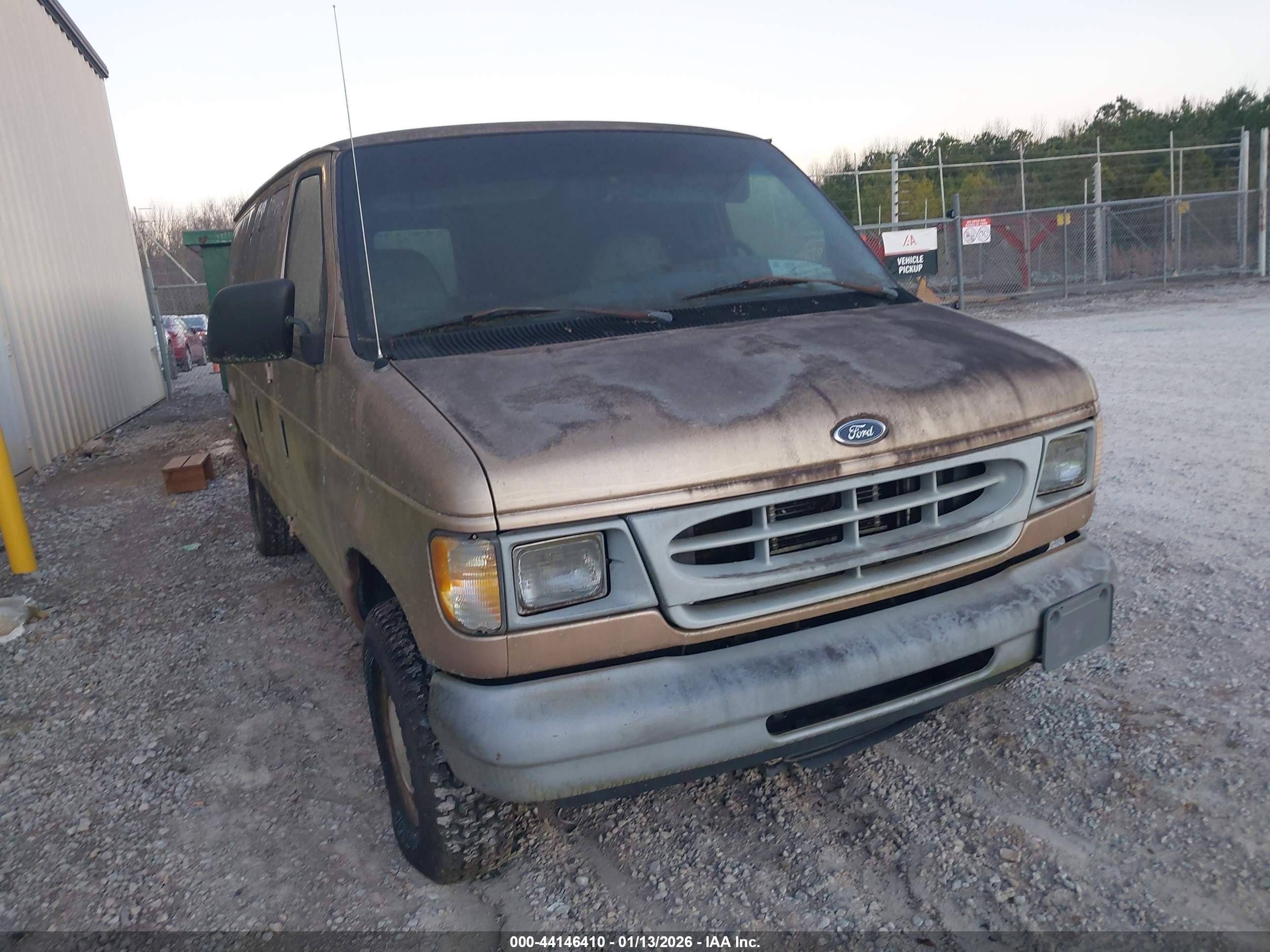 1998 Ford Econoline Commercial/recreational Gold vin: 1FTRE1428WHB21704