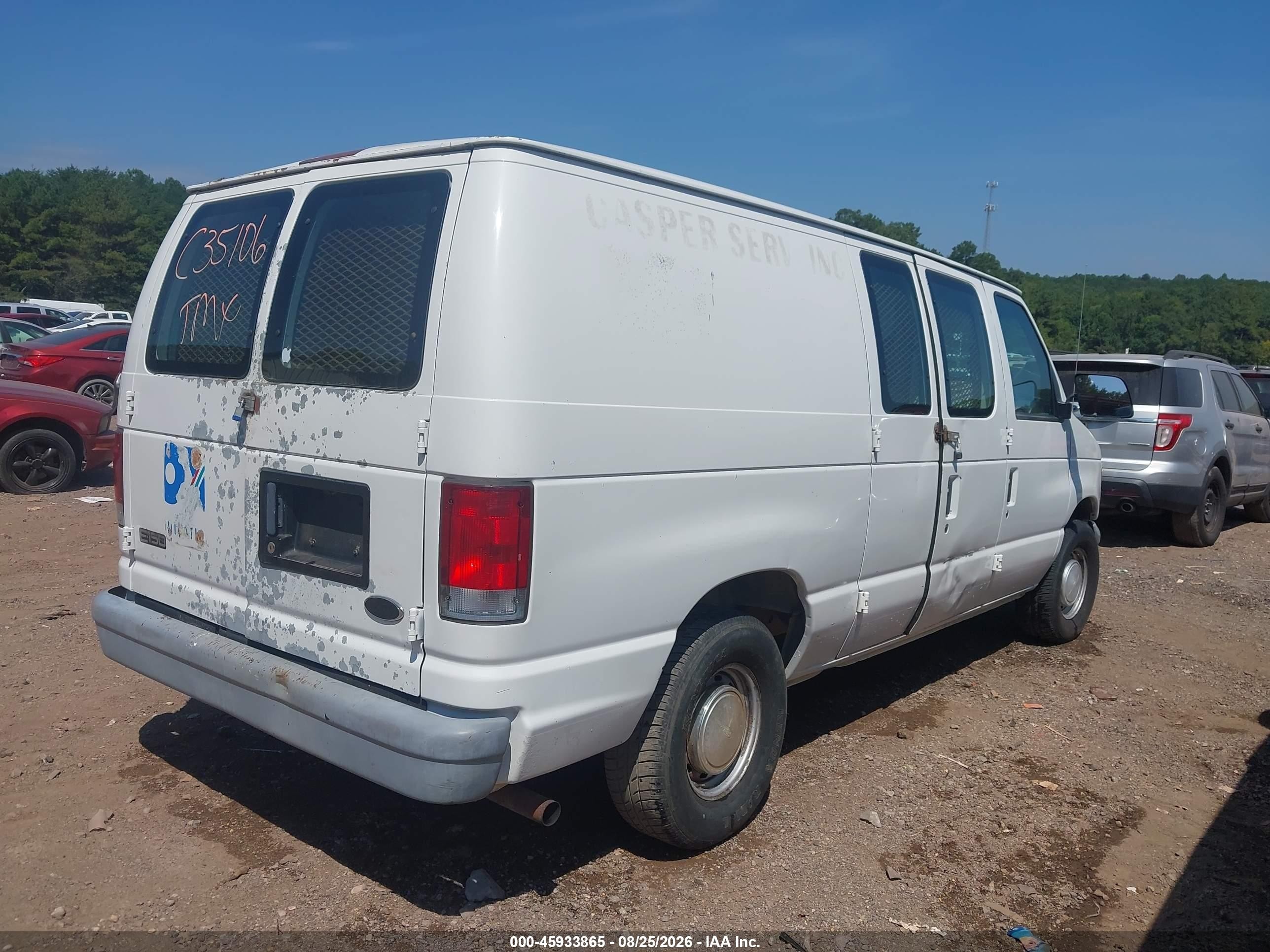 1999 Ford E-150 Commercial/recreational White vin: 1FTRE1428XHC35106