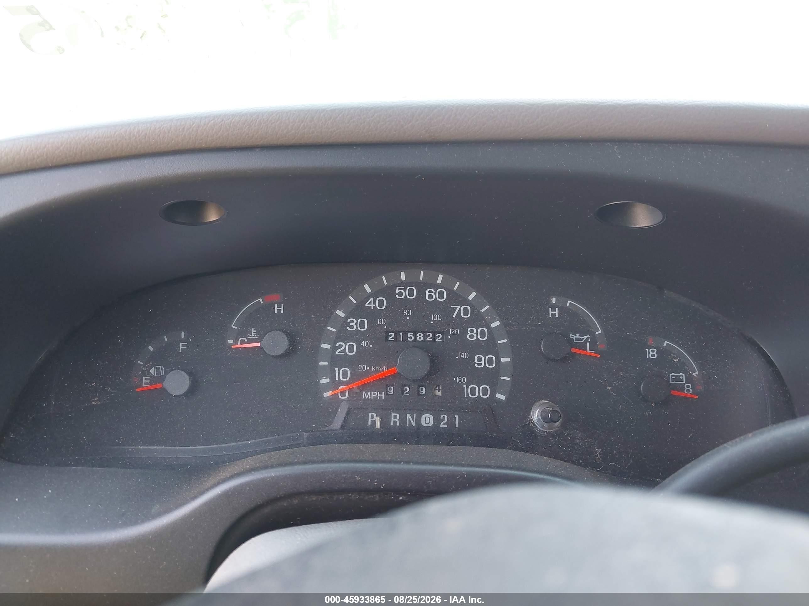 1999 Ford E-150 Commercial/recreational White vin: 1FTRE1428XHC35106