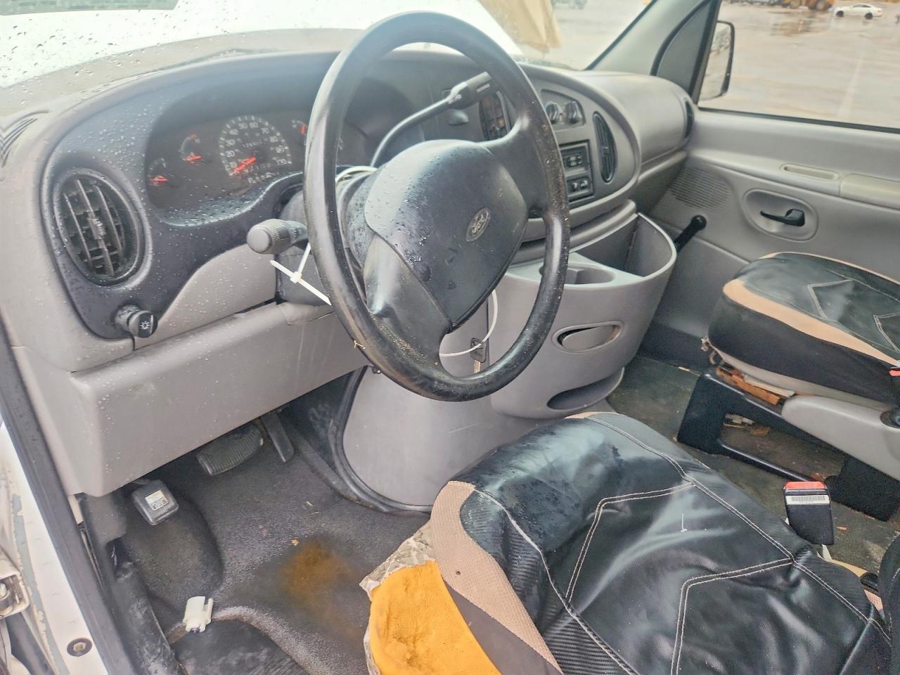 1998 Ford Econoline E150 Van Белый vin: 1FTRE1429WHC18085