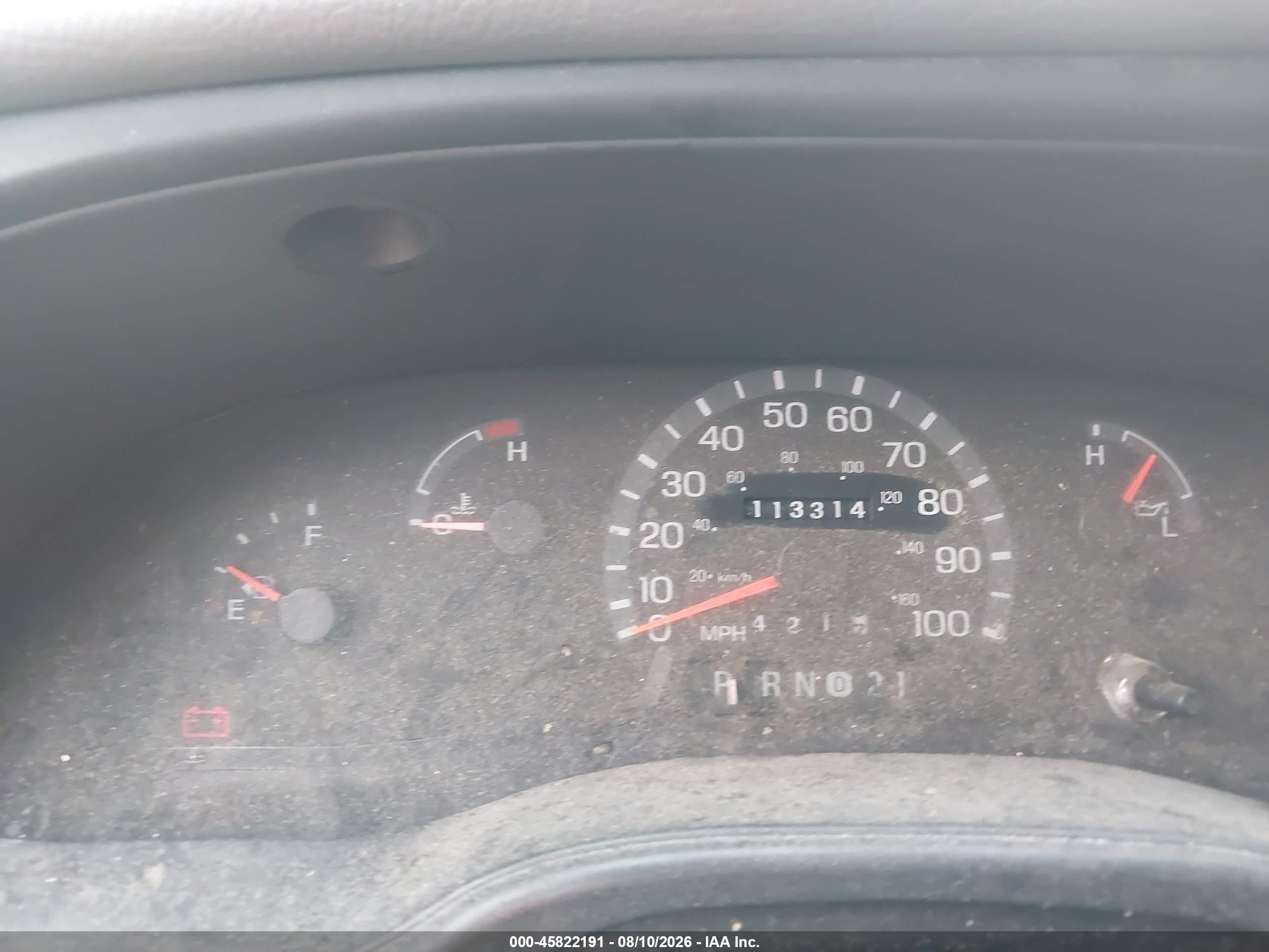 2002 Ford E-150 Commercial/recreational White vin: 1FTRE142X2HB24744