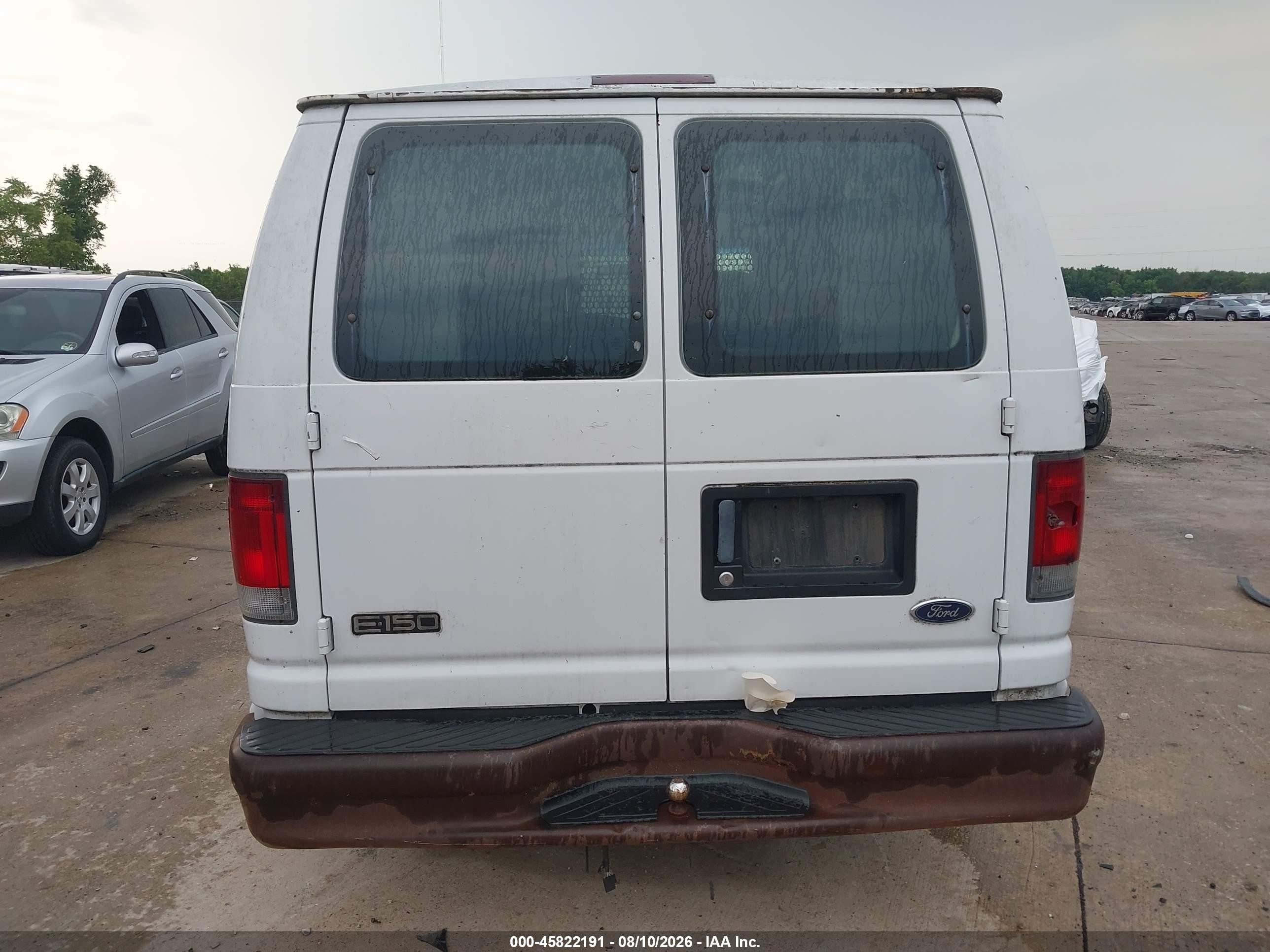 2002 Ford E-150 Commercial/recreational White vin: 1FTRE142X2HB24744