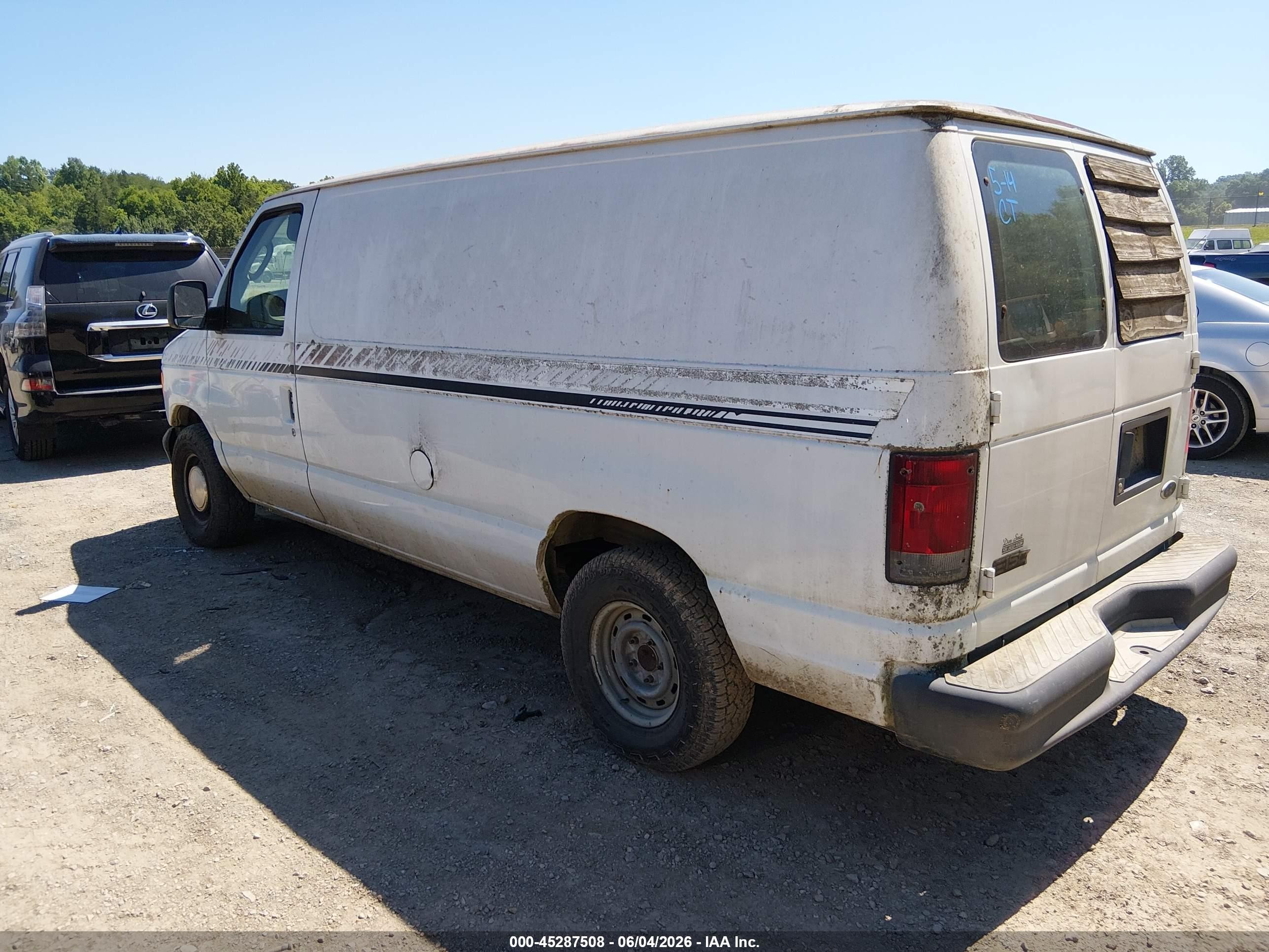 2003 Ford E-150 Commercial White vin: 1FTRE142X3HA45074