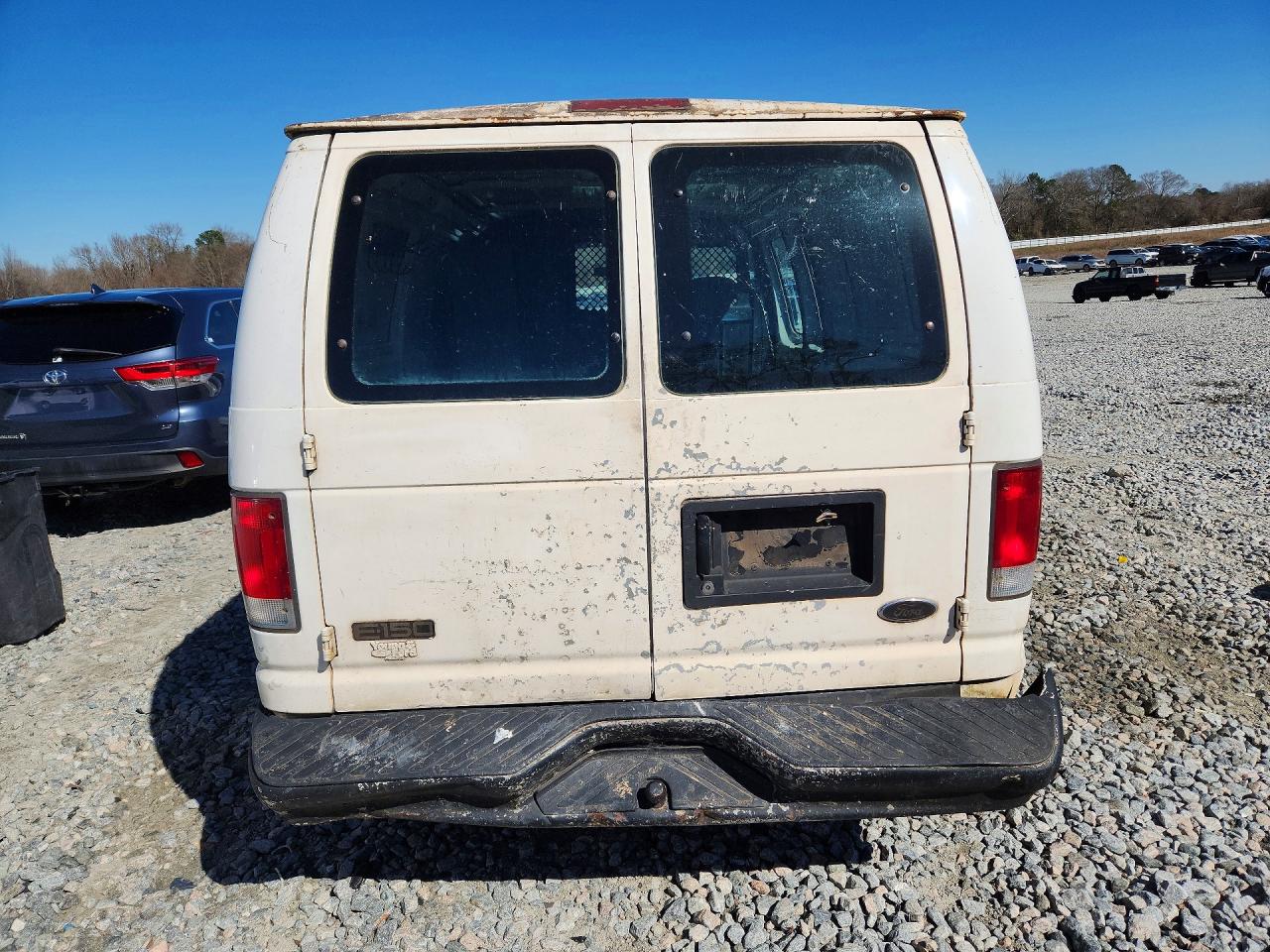 2000 Ford Econoline E150 Van White vin: 1FTRE142XYHA69351