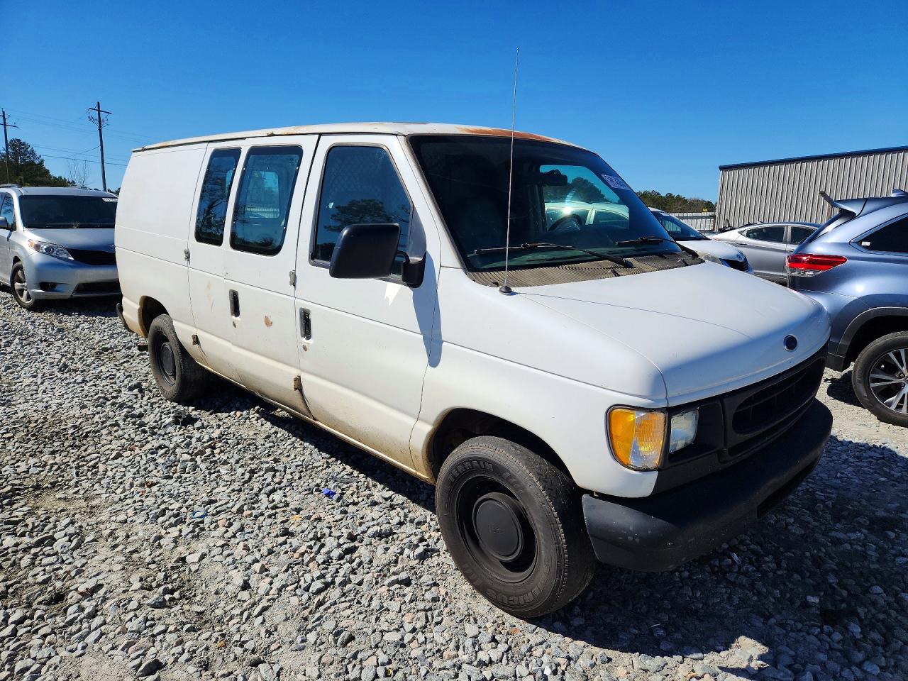 2000 Ford Econoline E150 Van White vin: 1FTRE142XYHA69351