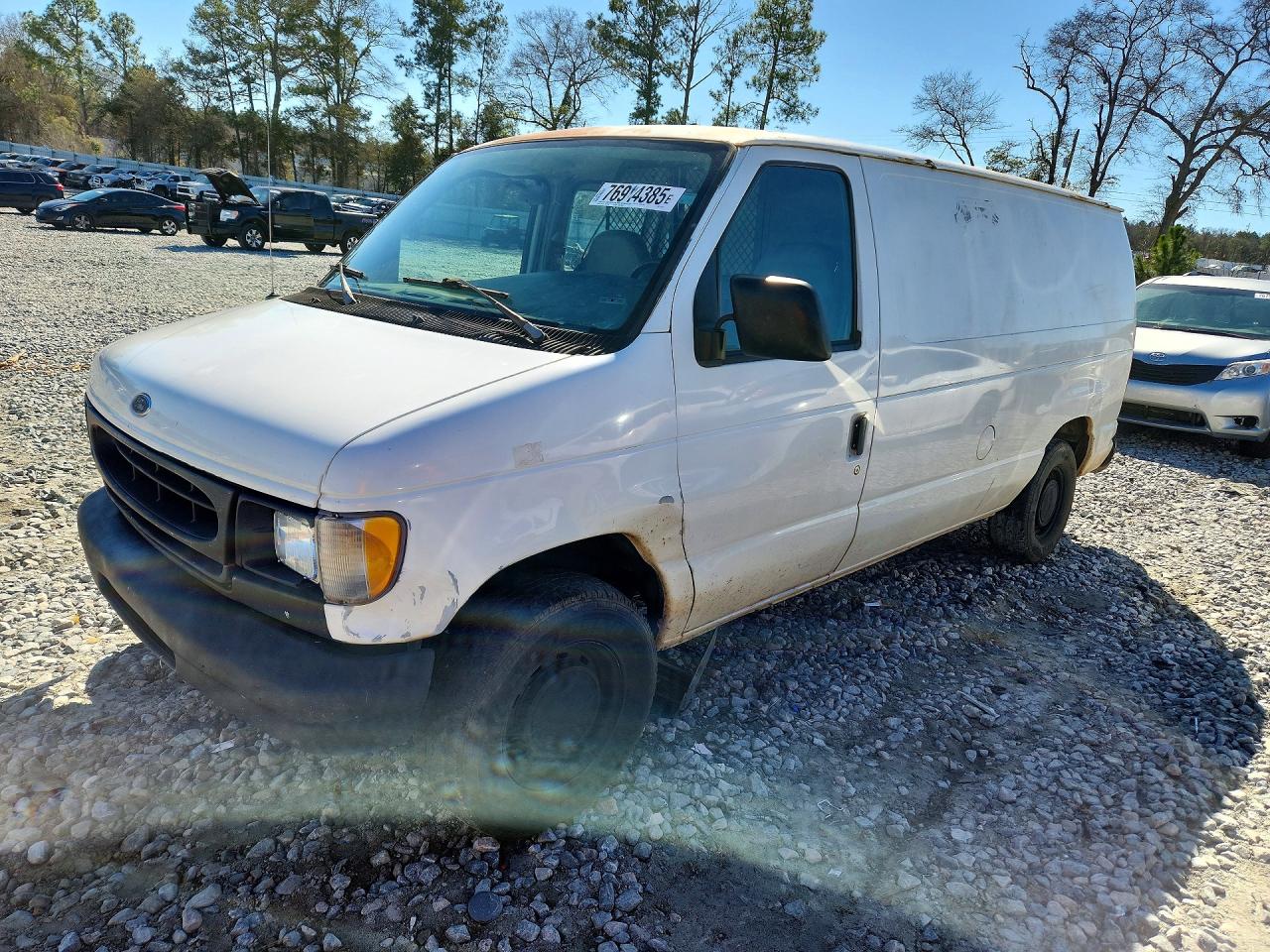 2000 Ford Econoline E150 Van White vin: 1FTRE142XYHA69351