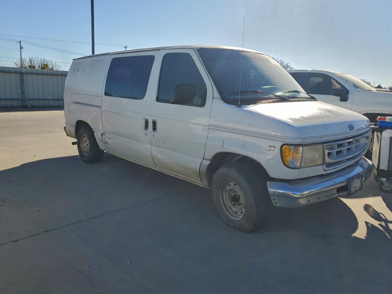 1998 Ford Econoline E150 Van Белый vin: 1FTRE1460WHA33667