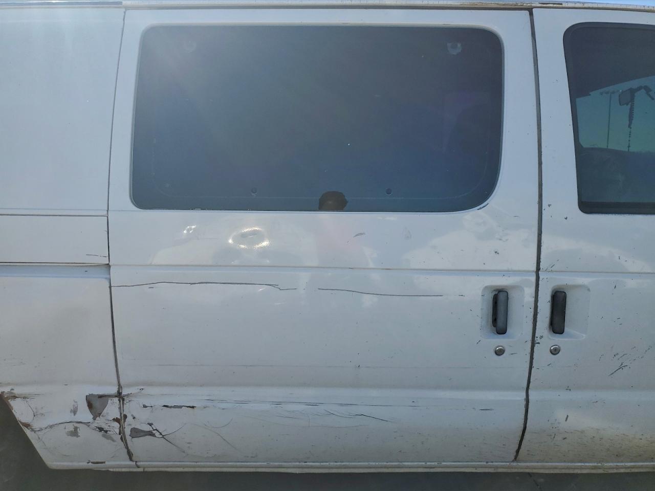 1998 Ford Econoline E150 Van Белый vin: 1FTRE1460WHA33667