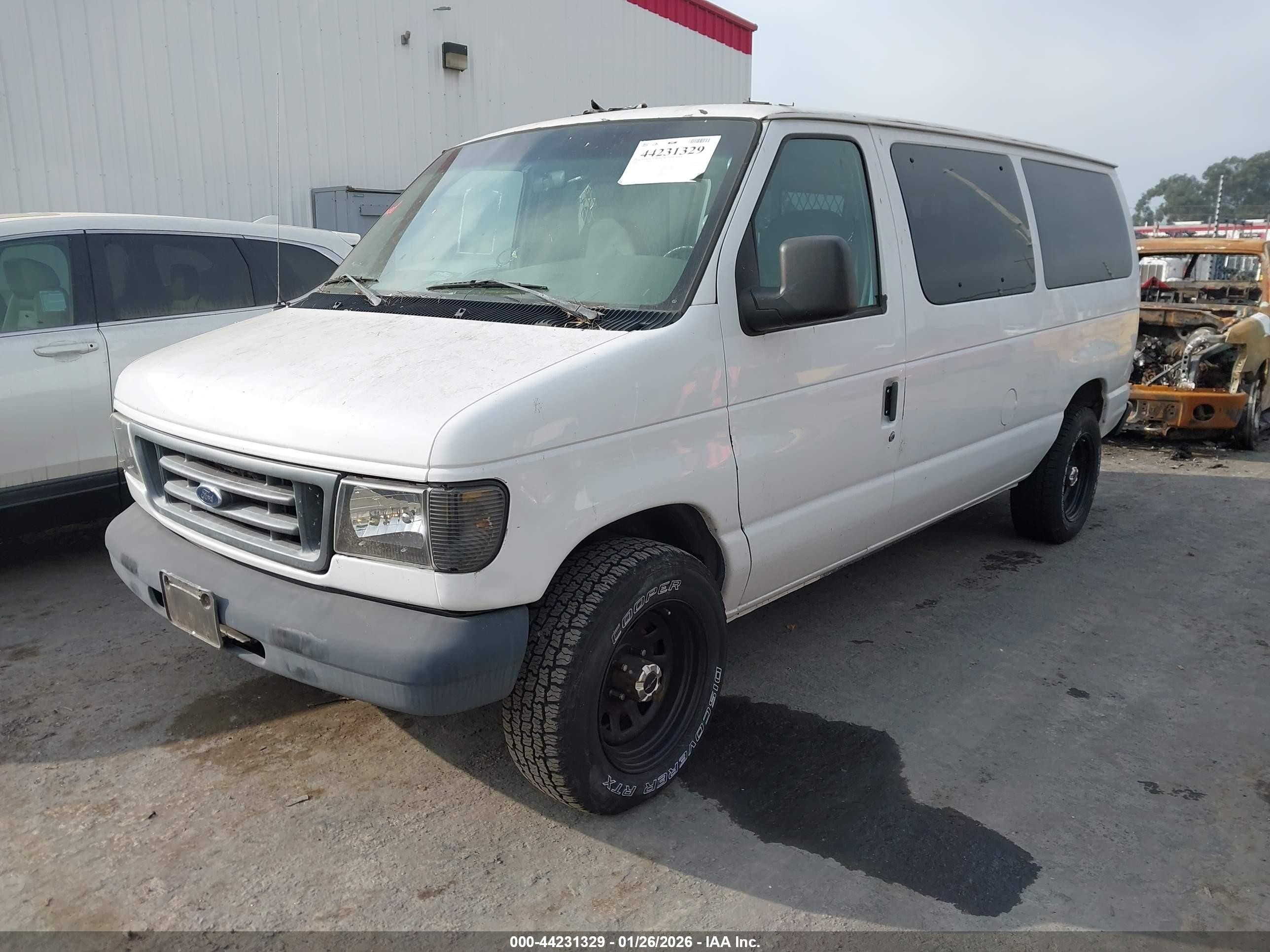 2005 Ford E-150 Commercial/recreational White vin: 1FTRE14L45HA18691