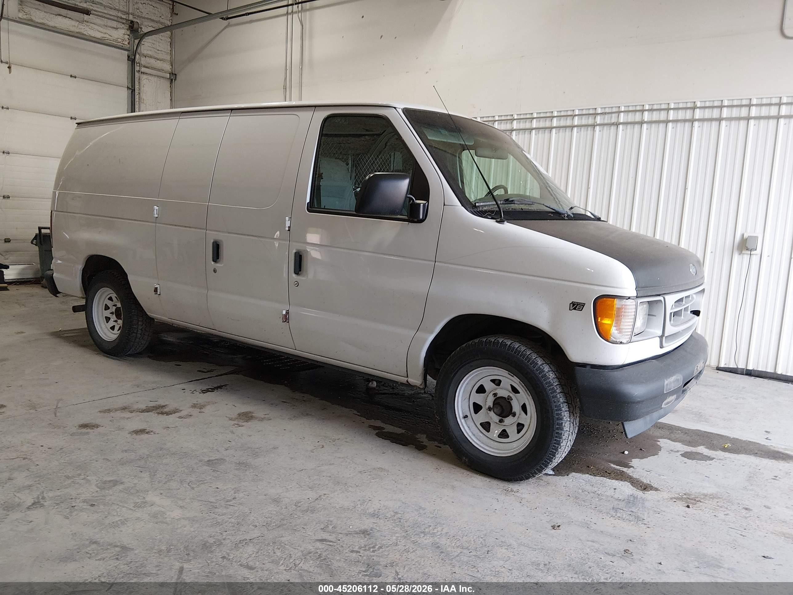 2002 Ford E-150 Commercial/recreational White vin: 1FTRE14W02HA77565