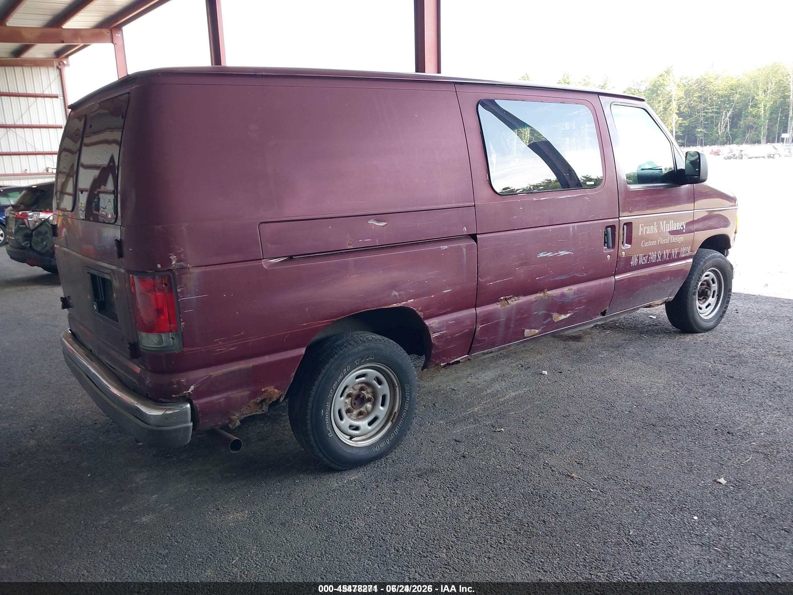 2004 Ford E-150 Commercial/recreational Maroon vin: 1FTRE14W04HB18831