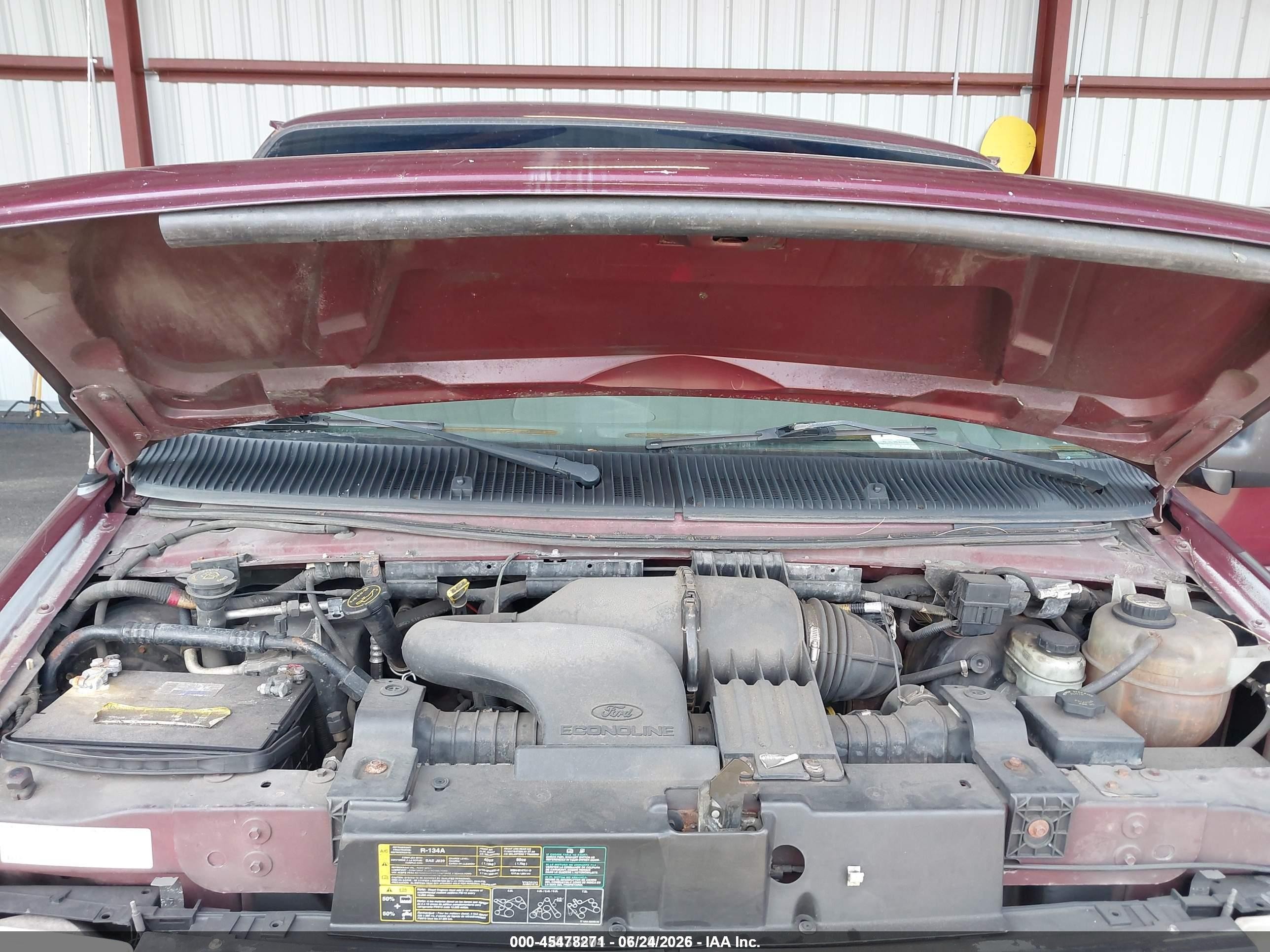 2004 Ford E-150 Commercial/recreational Maroon vin: 1FTRE14W04HB18831