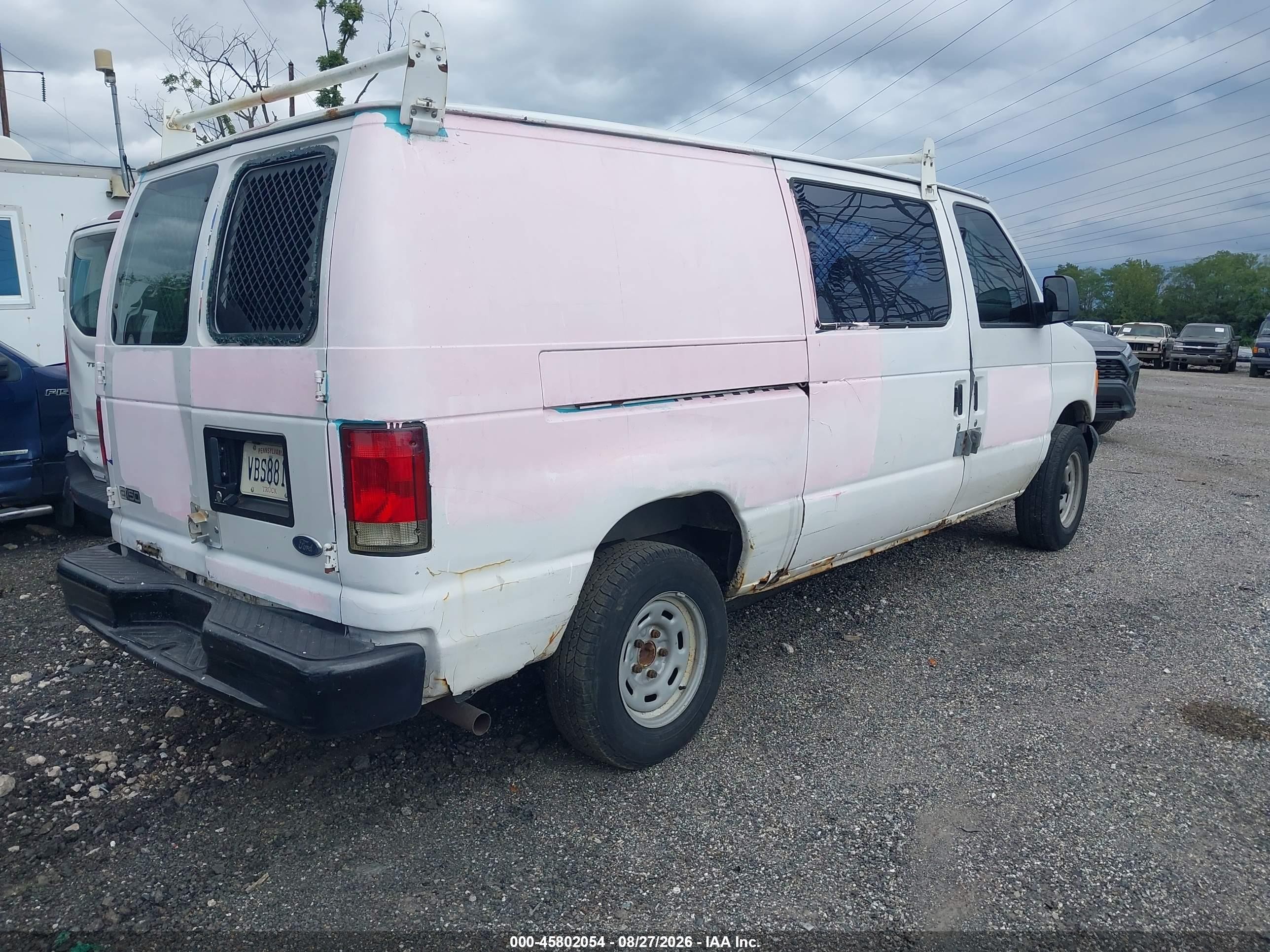 2005 Ford E-150 Commercial/recreational White vin: 1FTRE14W05HA96475