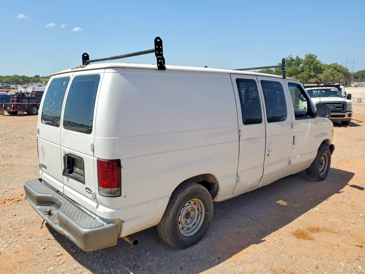 2002 Ford Econoline E150 Van White vin: 1FTRE14W12HB78016