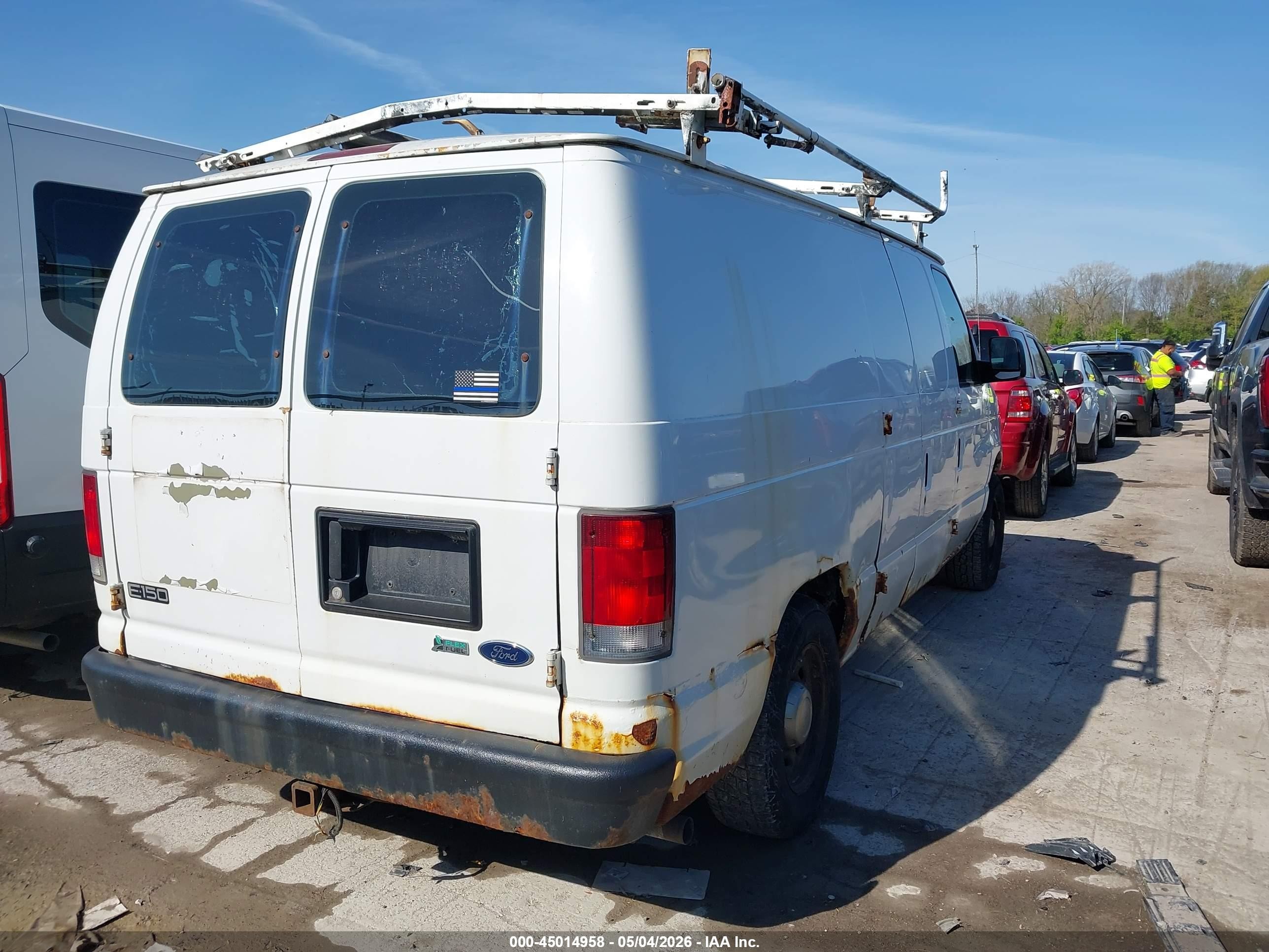 2004 Ford E-150 Commercial/recreational White vin: 1FTRE14W14HA43850