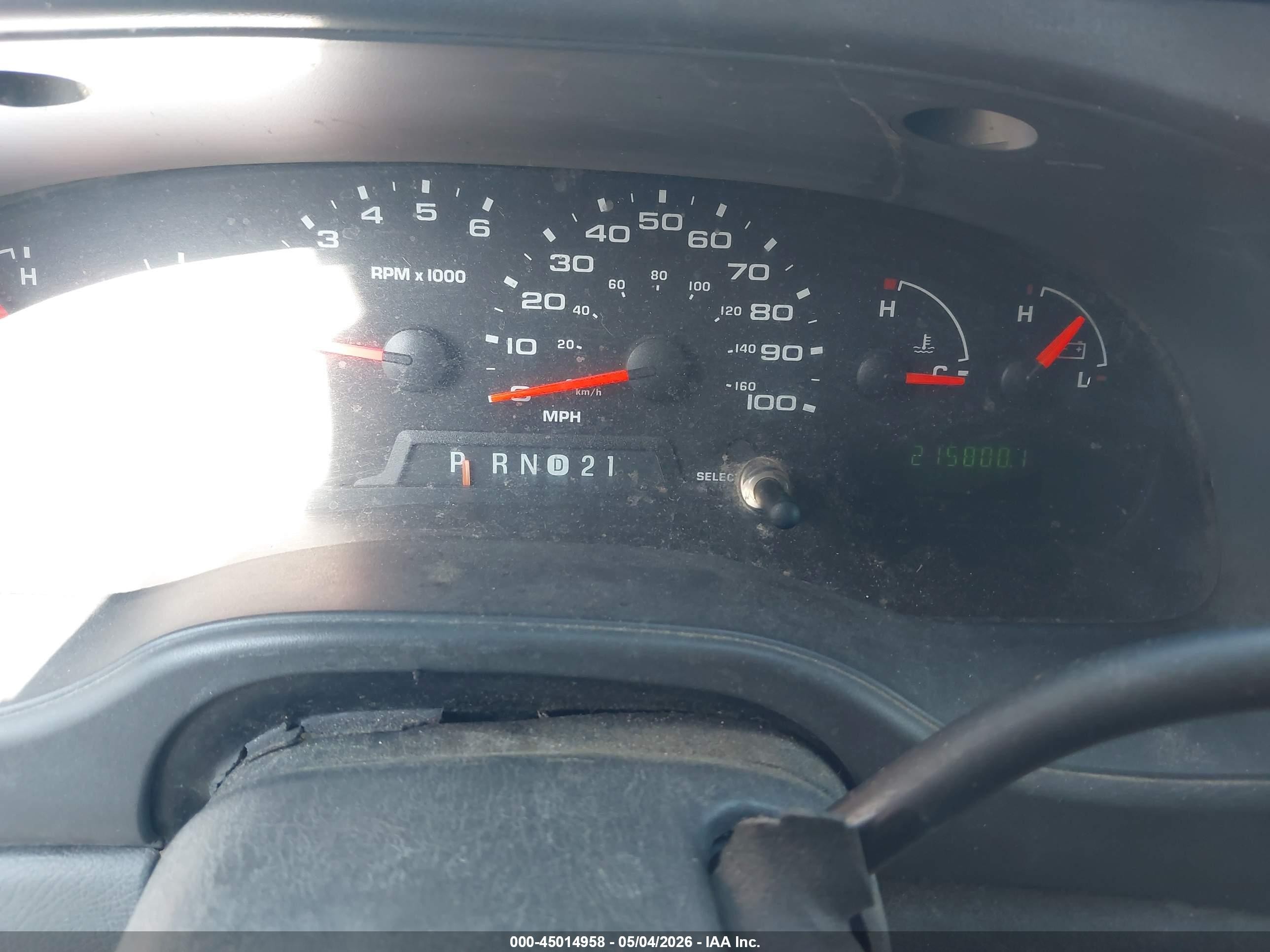 2004 Ford E-150 Commercial/recreational White vin: 1FTRE14W14HA43850