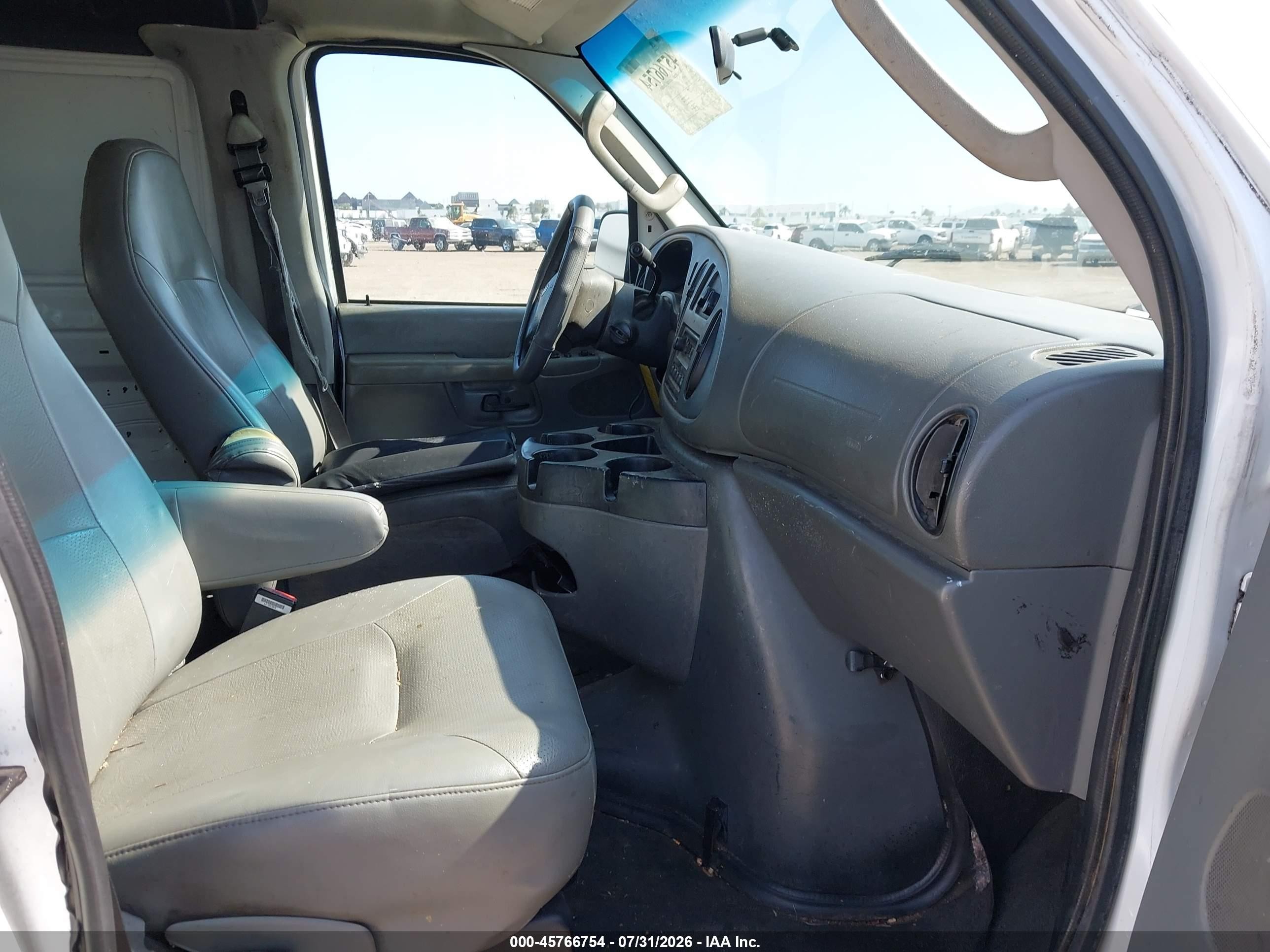 2006 Ford E-150 Commercial/recreational White vin: 1FTRE14W16HA18353