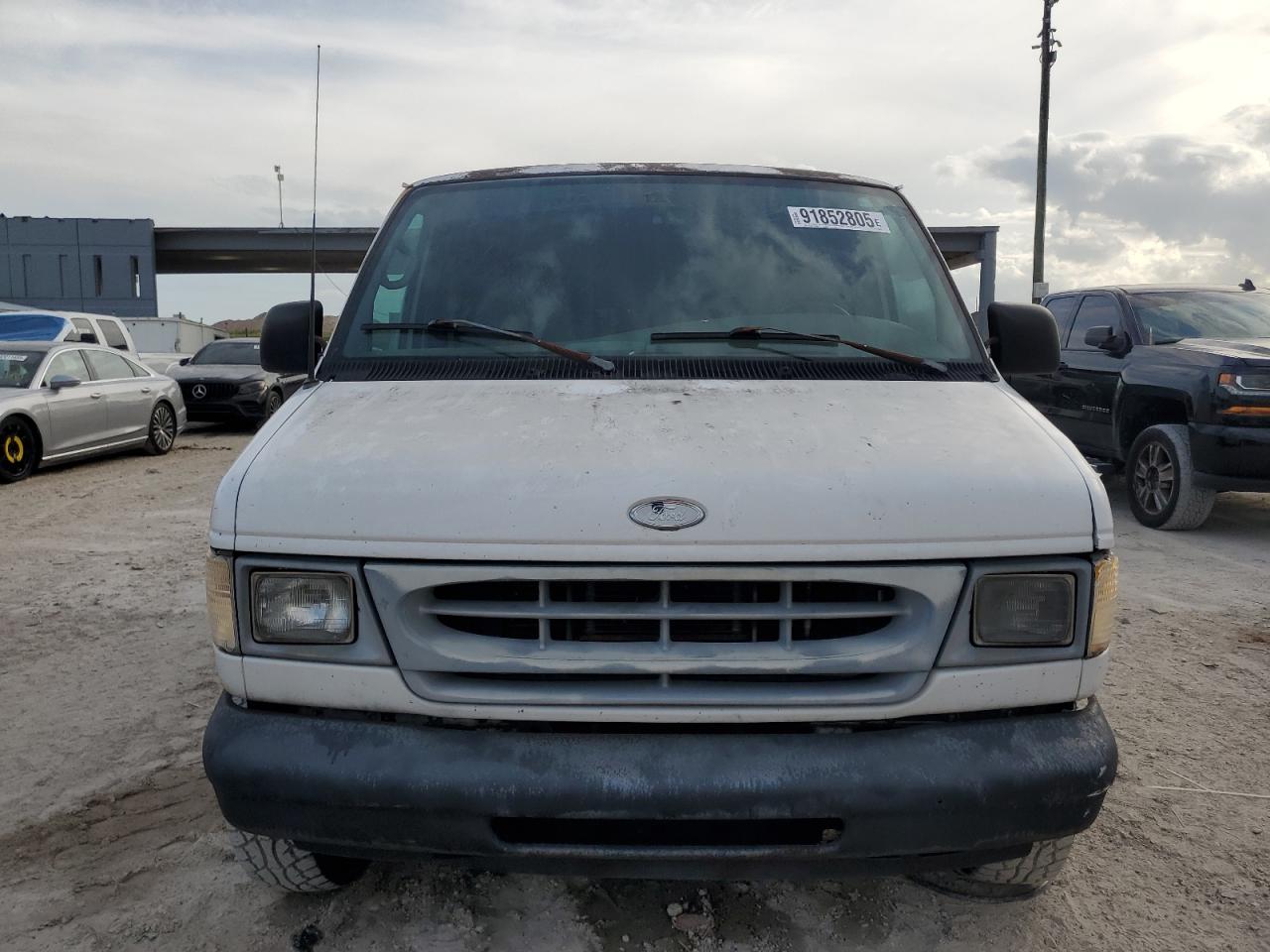 2001 Ford Econoline E150 Van Белый vin: 1FTRE14W21HA39673