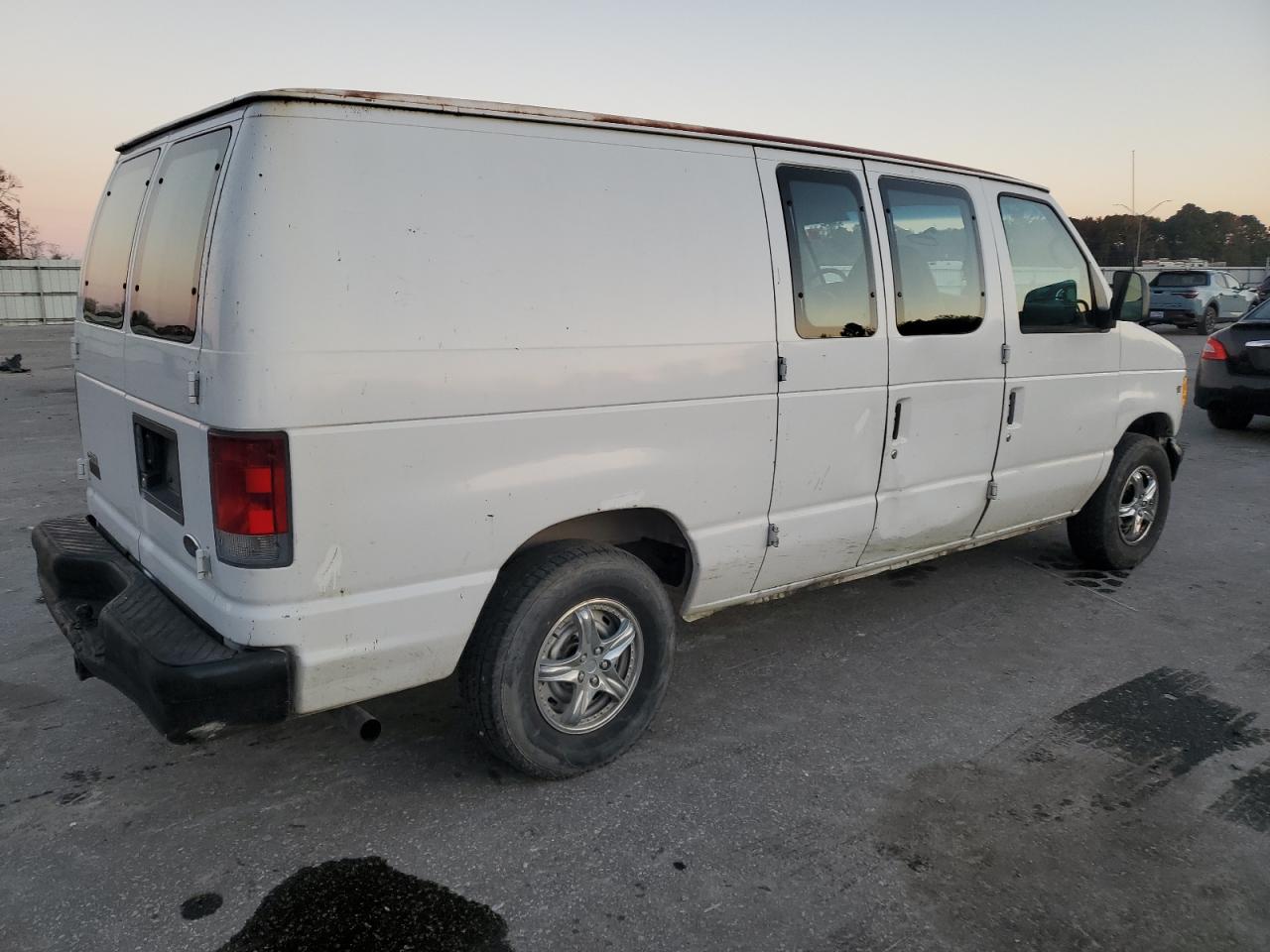 2001 Ford Econoline E150 Van White vin: 1FTRE14W21HB64477