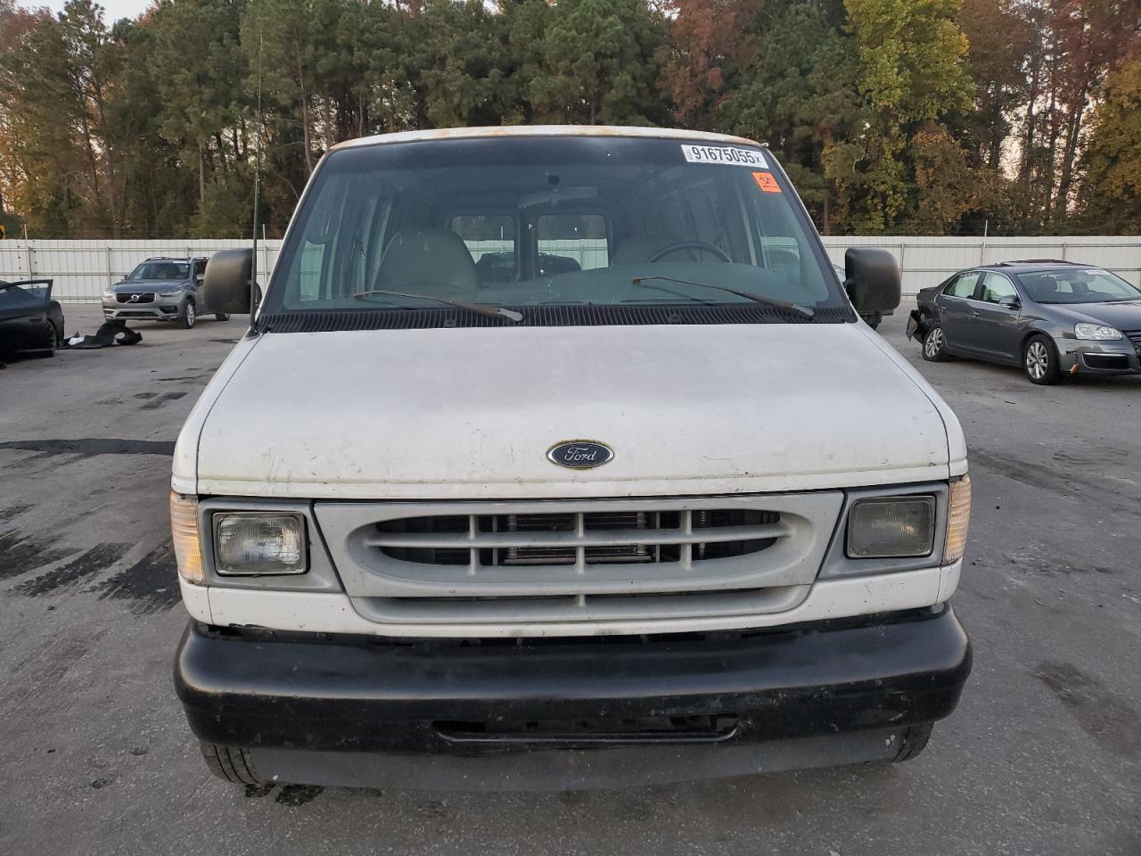 2001 Ford Econoline E150 Van White vin: 1FTRE14W21HB64477
