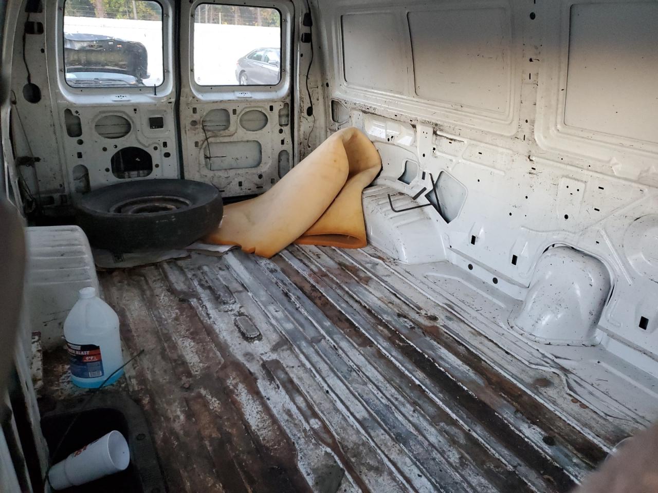 2001 Ford Econoline E150 Van White vin: 1FTRE14W21HB64477