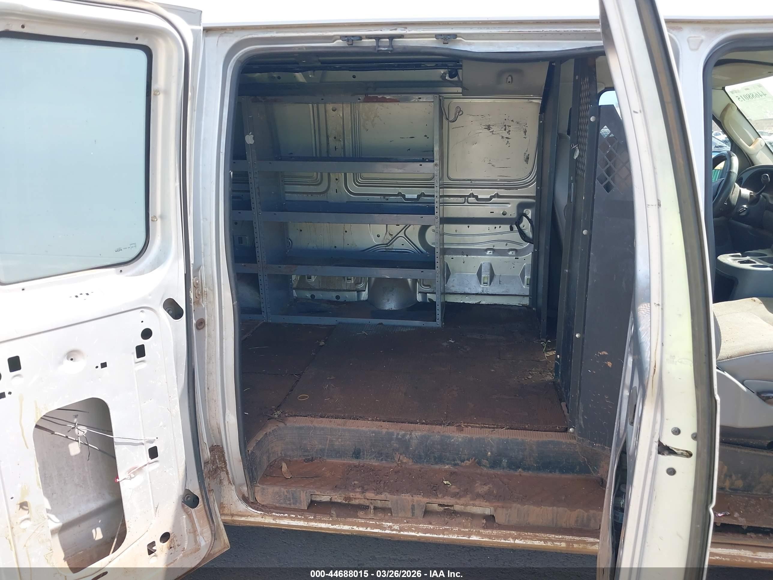 2004 Ford E-150   Silver vin: 1FTRE14W24HB54651