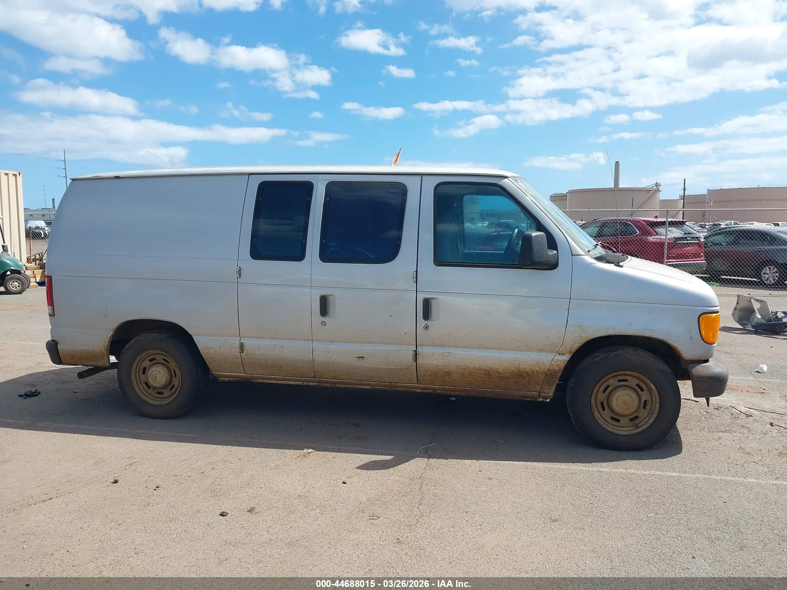 2004 Ford E-150   Silver vin: 1FTRE14W24HB54651