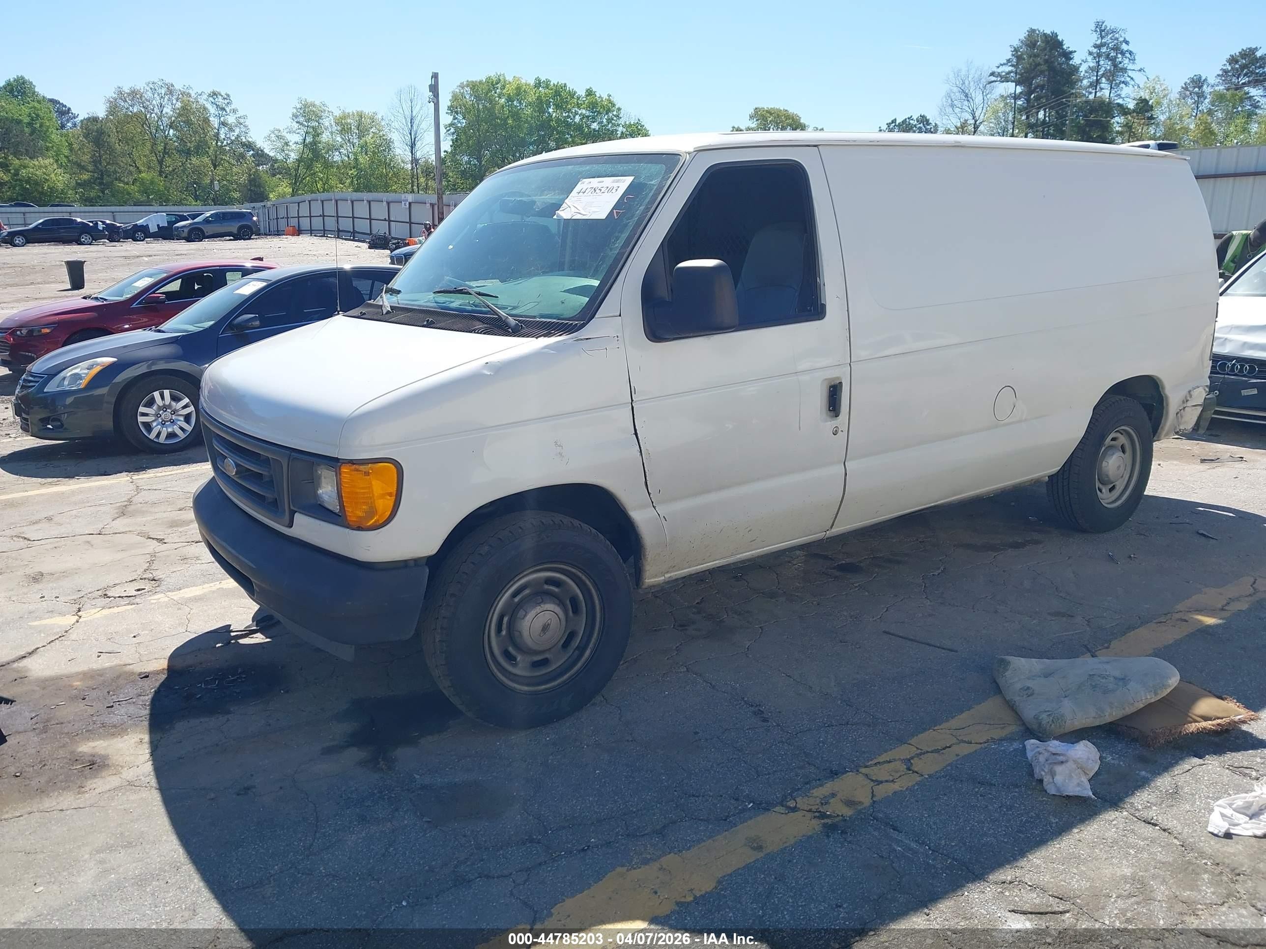 2005 Ford E-150 Commercial/recreational White vin: 1FTRE14W25HA00958