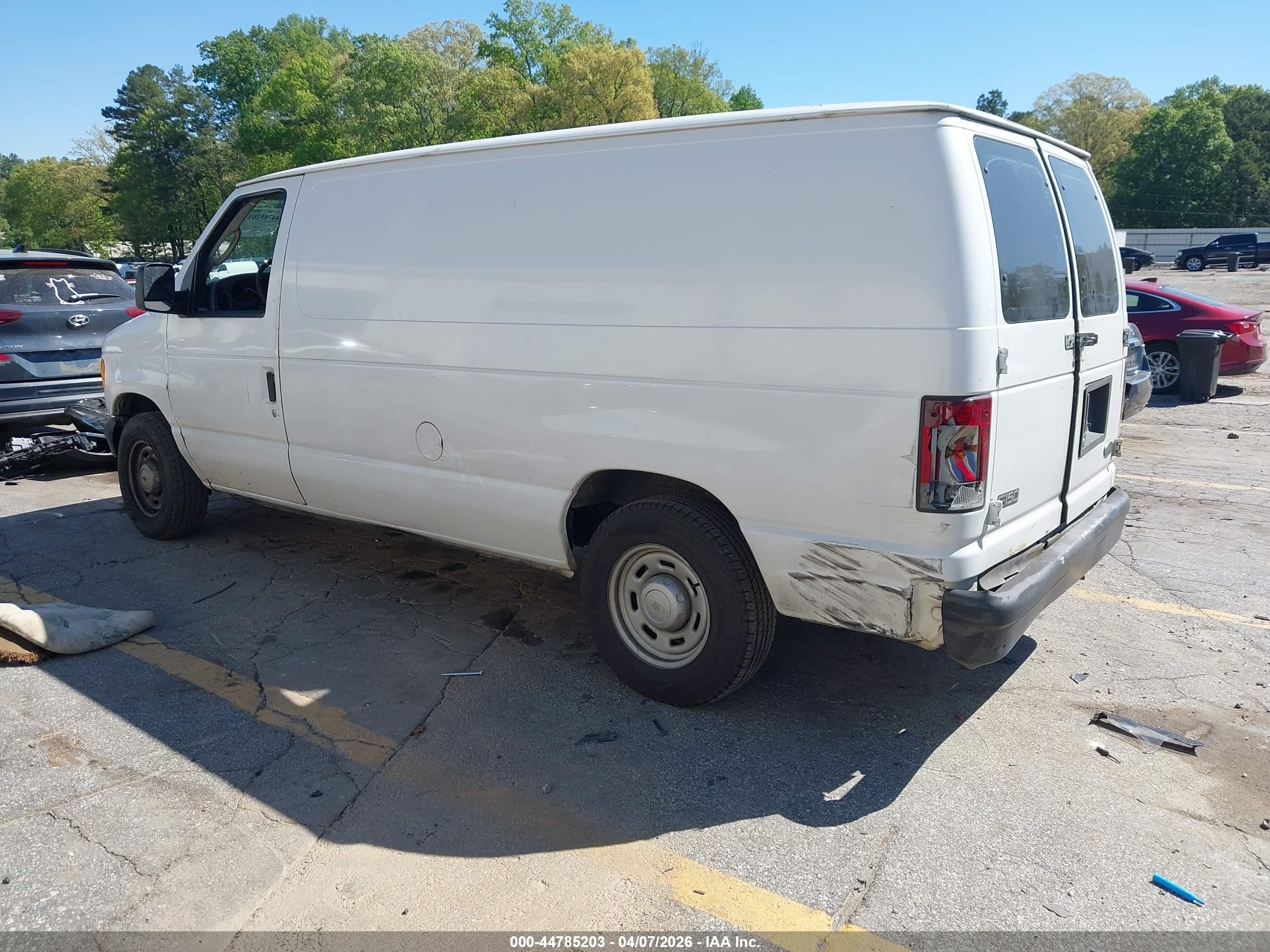2005 Ford E-150 Commercial/recreational White vin: 1FTRE14W25HA00958