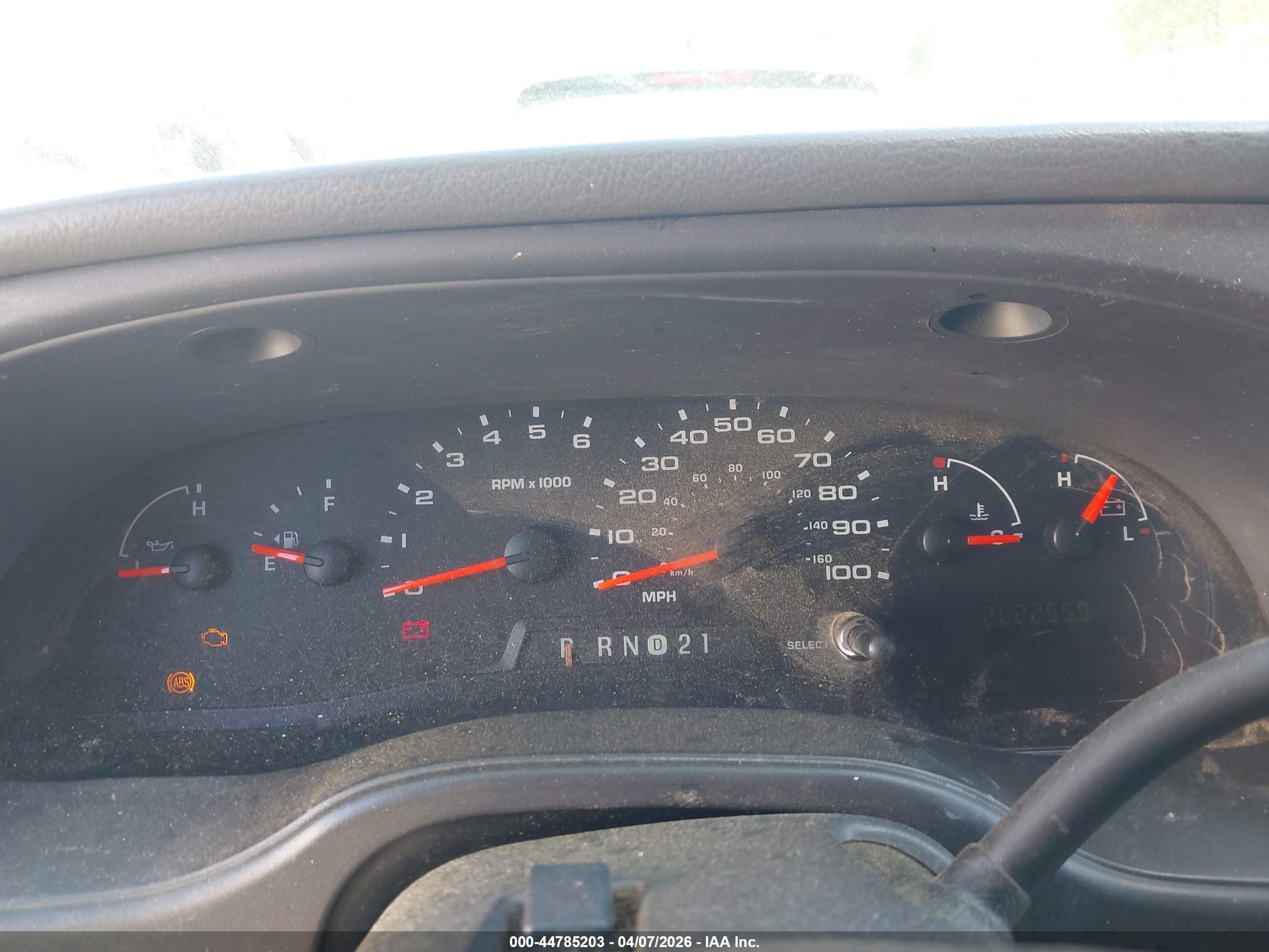 2005 Ford E-150 Commercial/recreational White vin: 1FTRE14W25HA00958