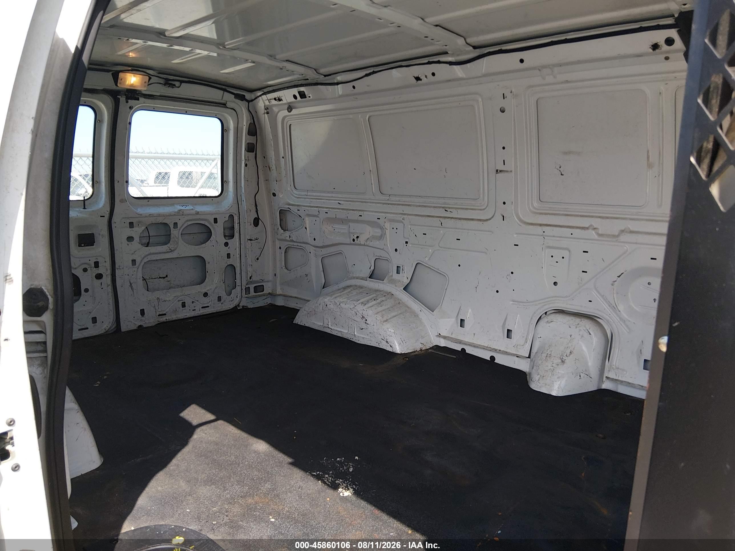 2006 Ford E-150 Commercial/recreational White vin: 1FTRE14W26HA13517