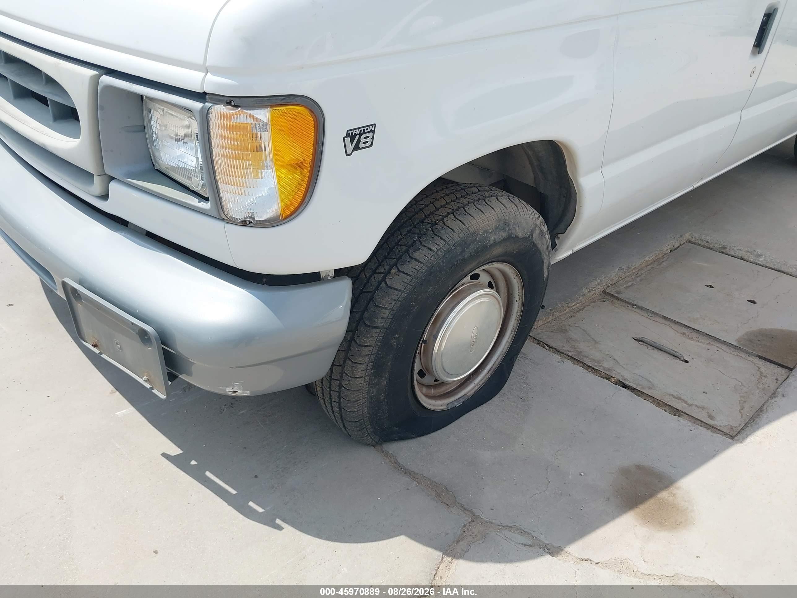 2000 Ford E-150 Commercial/recreational Белый vin: 1FTRE14W2YHA77866