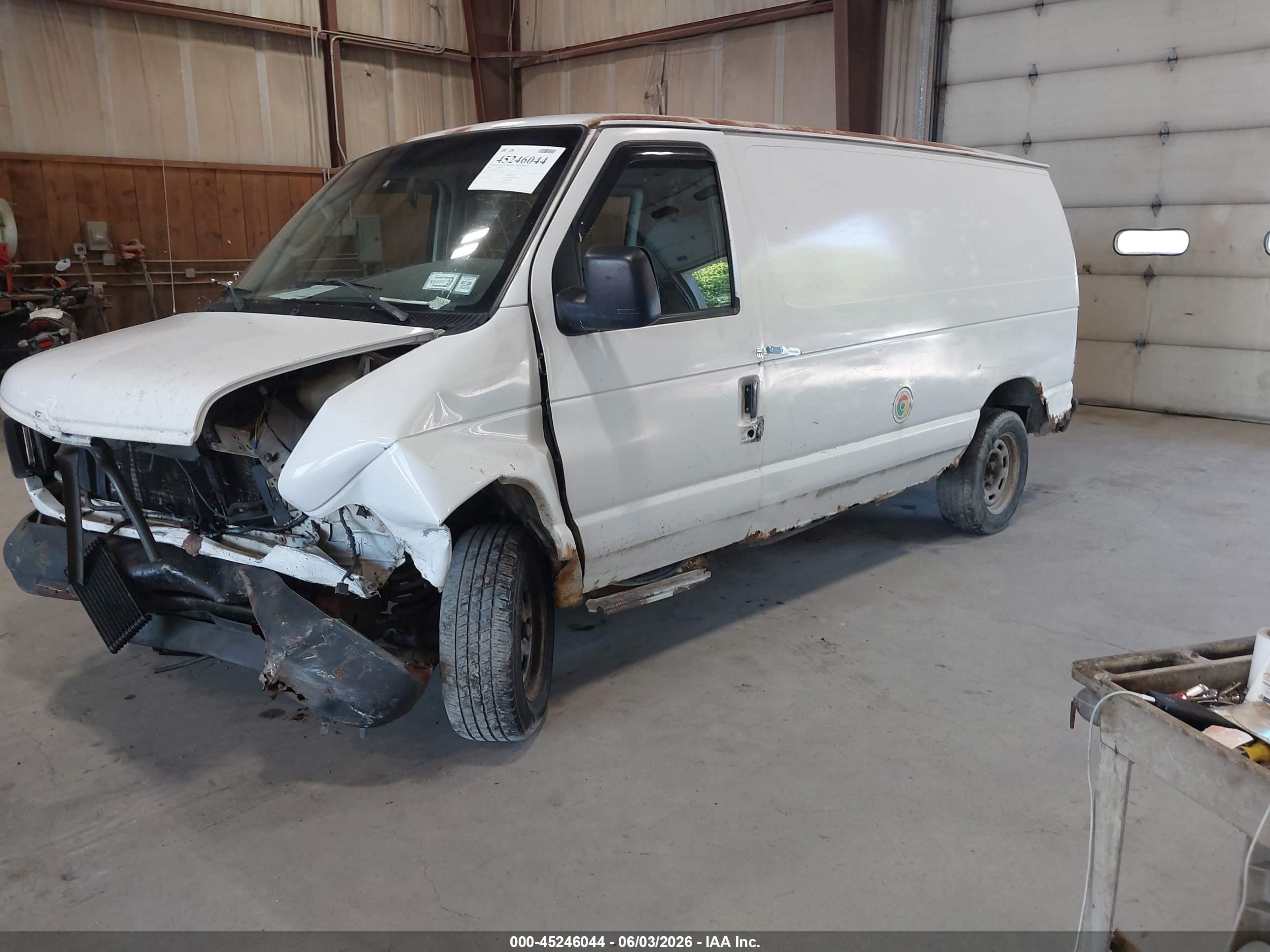 2004 Ford E-150 Commercial/recreational Белый vin: 1FTRE14W34HA37547