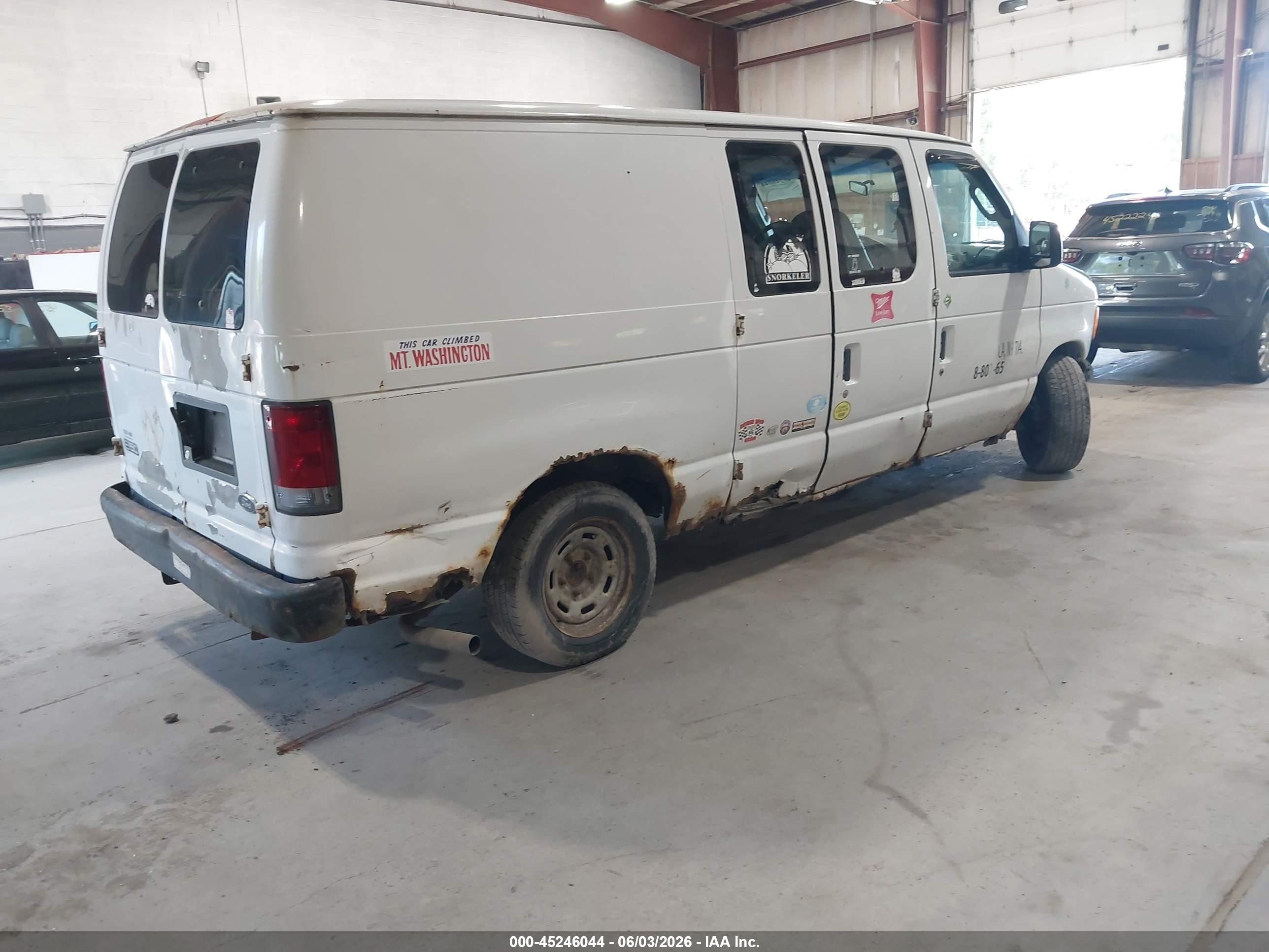 2004 Ford E-150 Commercial/recreational Белый vin: 1FTRE14W34HA37547