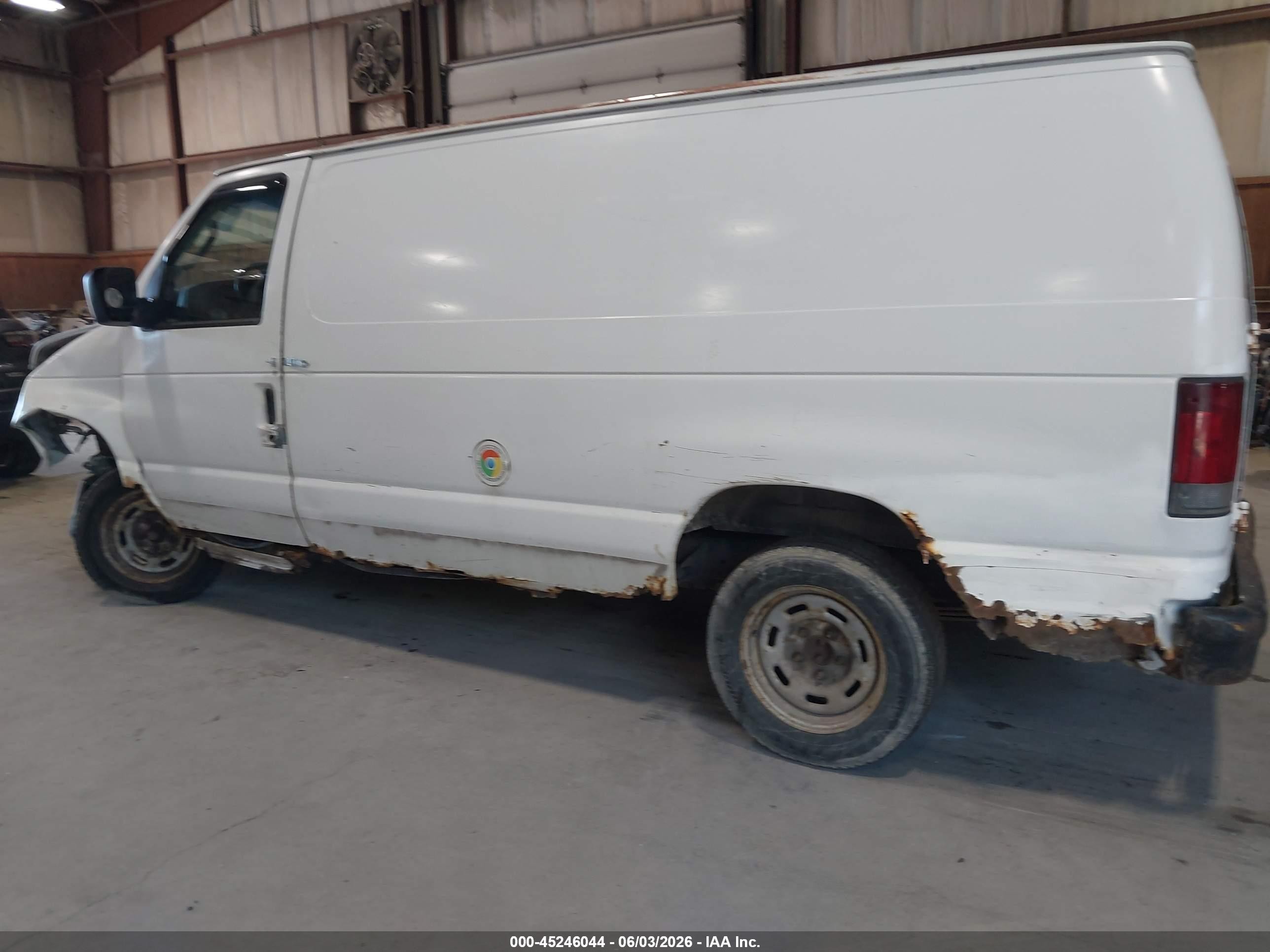 2004 Ford E-150 Commercial/recreational Белый vin: 1FTRE14W34HA37547