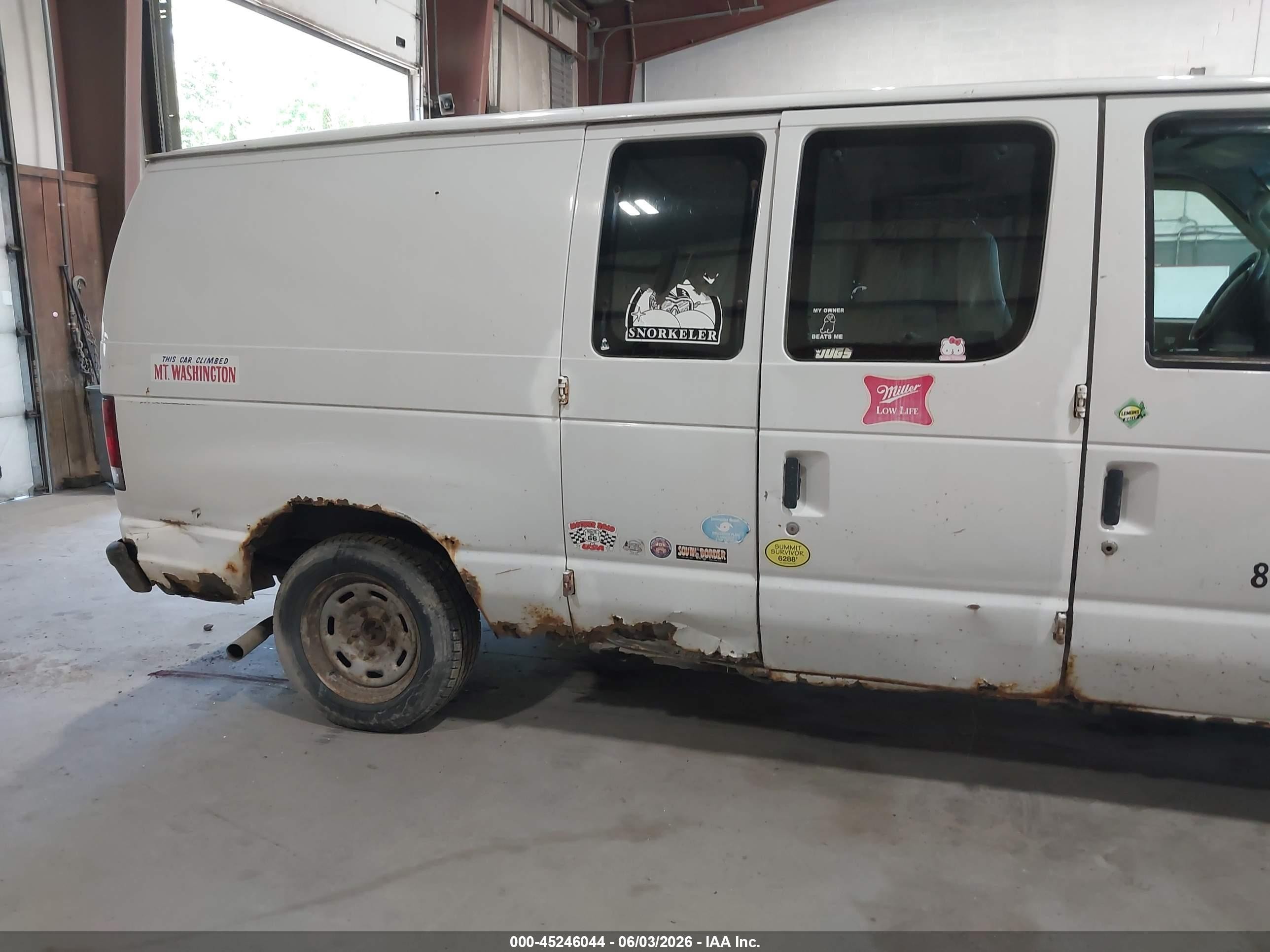 2004 Ford E-150 Commercial/recreational Белый vin: 1FTRE14W34HA37547