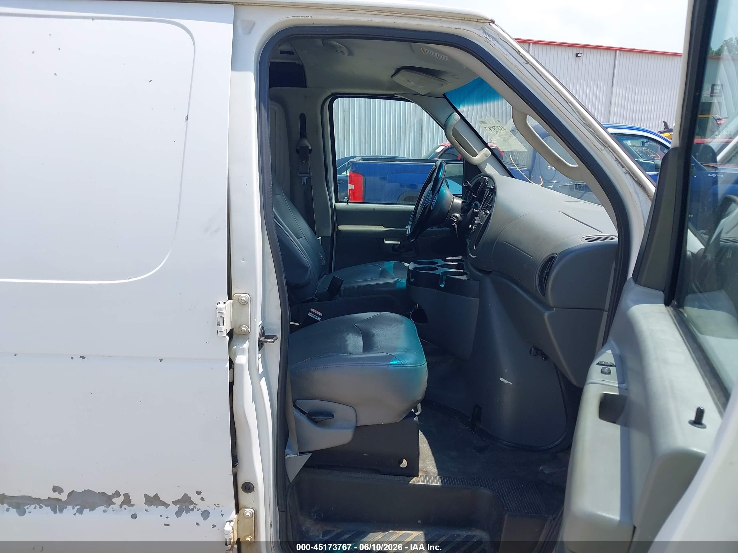 2006 Ford E-150 Commercial/recreational White vin: 1FTRE14W36HA18192