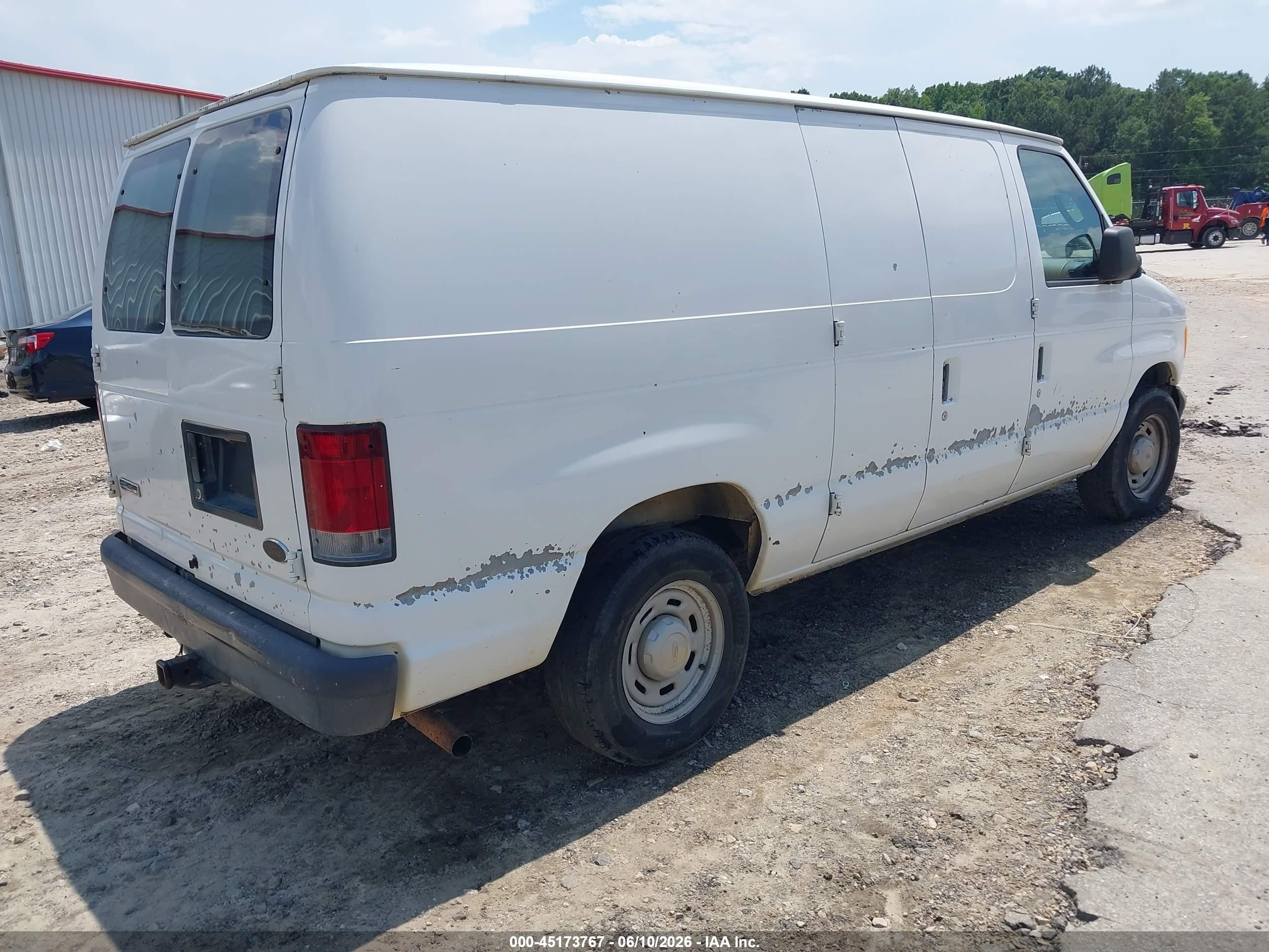 2006 Ford E-150 Commercial/recreational White vin: 1FTRE14W36HA18192