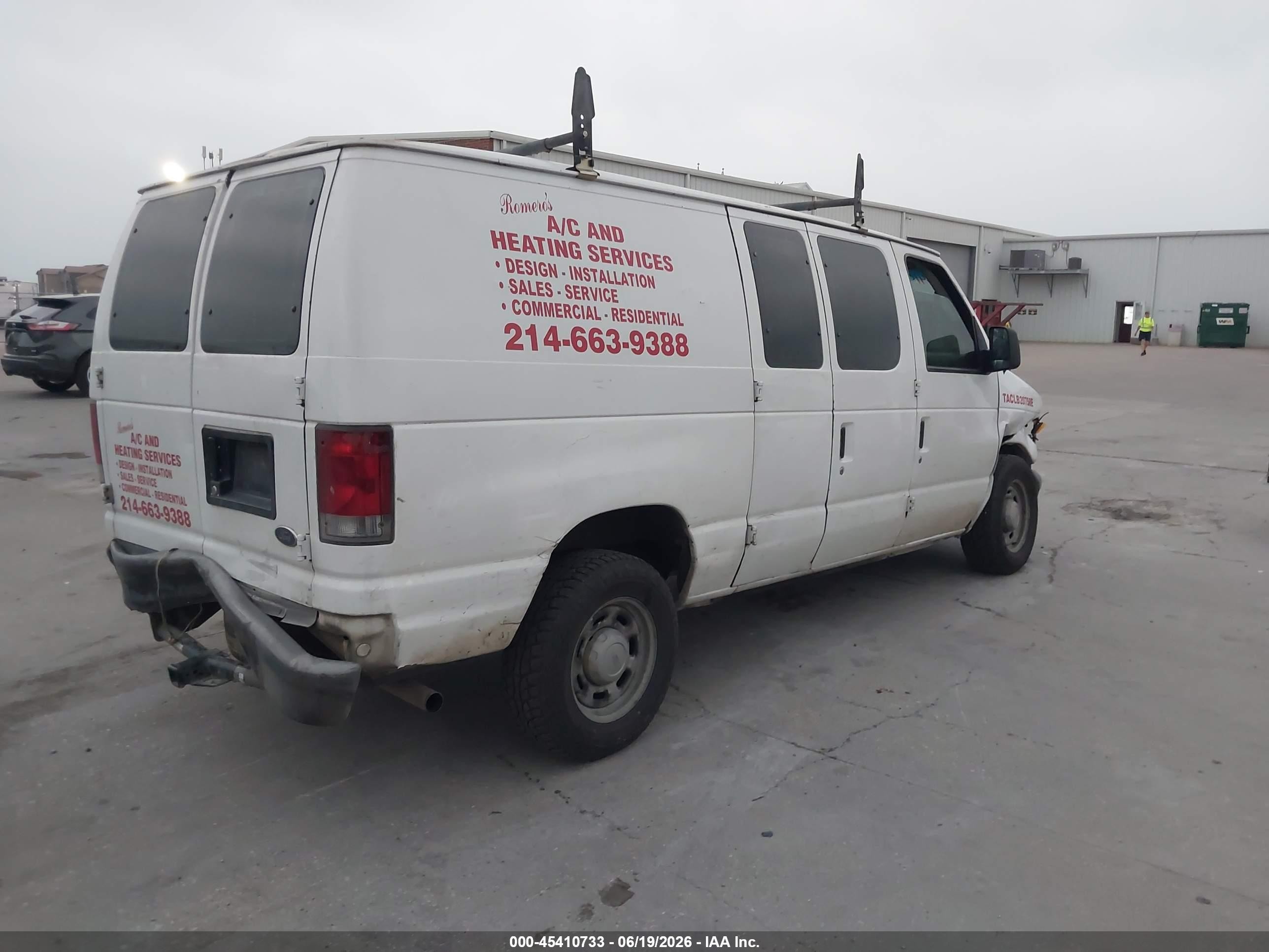 2005 Ford E-150 Commercial/recreational White vin: 1FTRE14W45HA68999