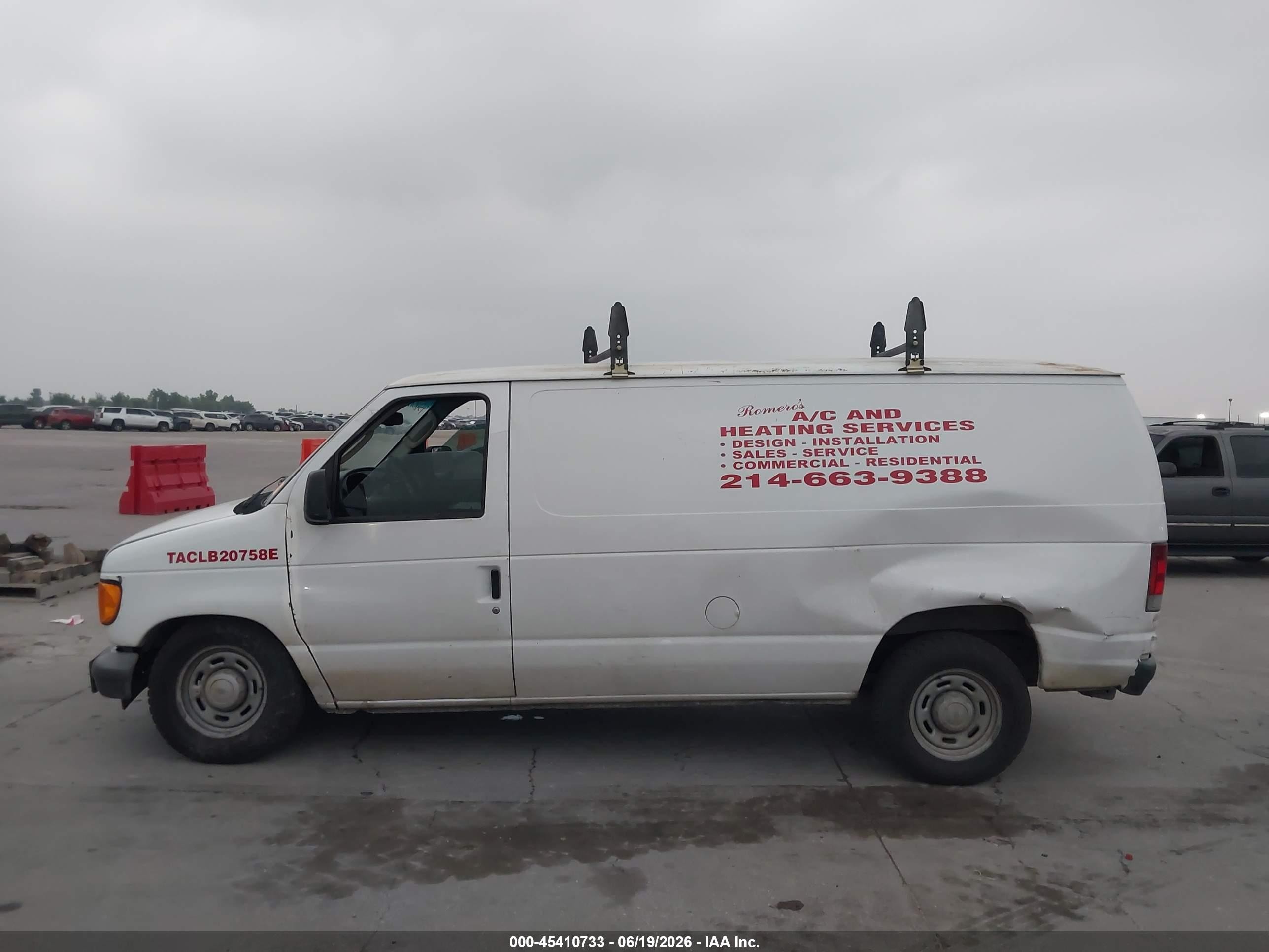 2005 Ford E-150 Commercial/recreational White vin: 1FTRE14W45HA68999