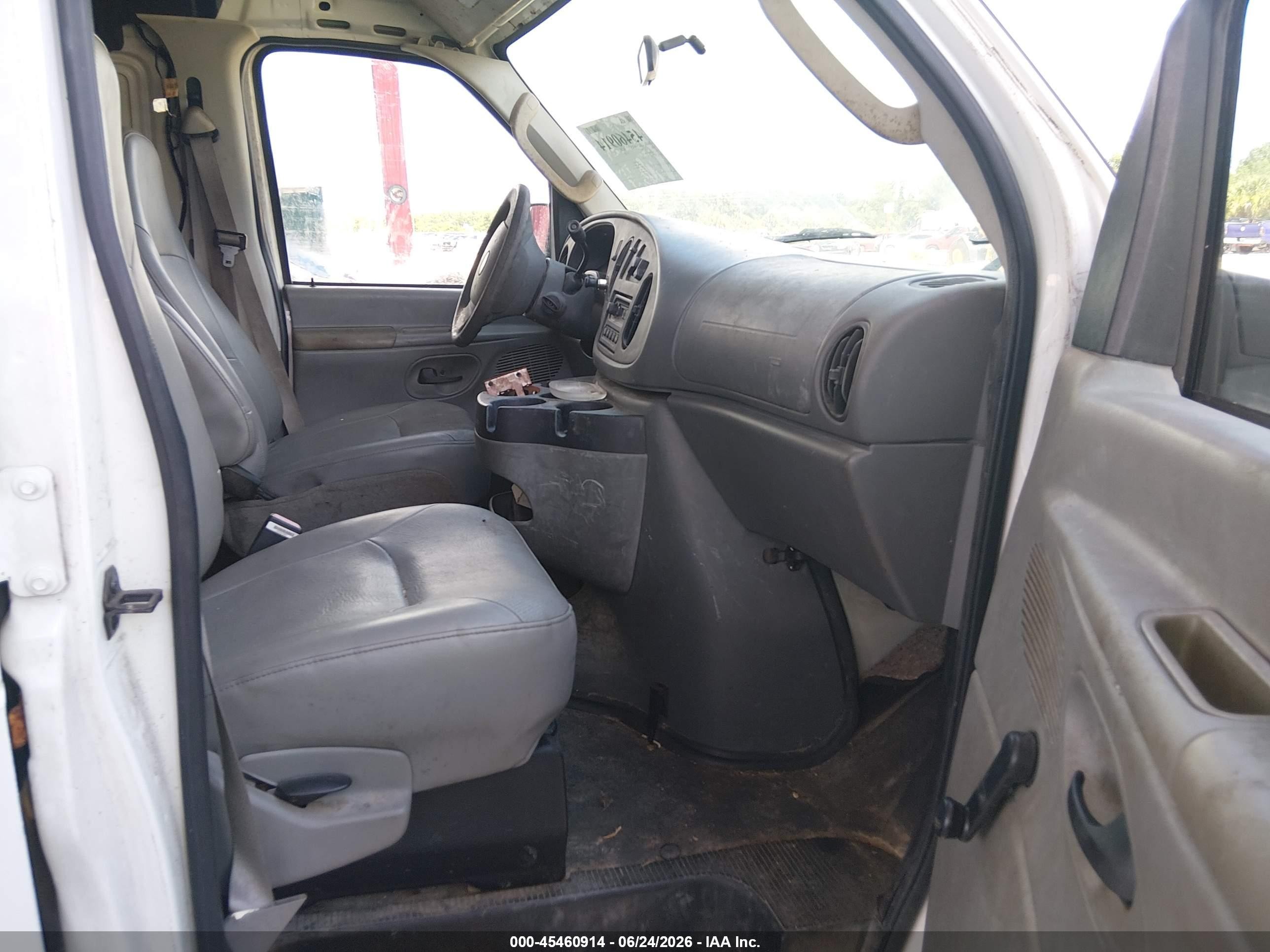 2006 Ford E-150 Commercial/recreational Белый vin: 1FTRE14W46HB04658