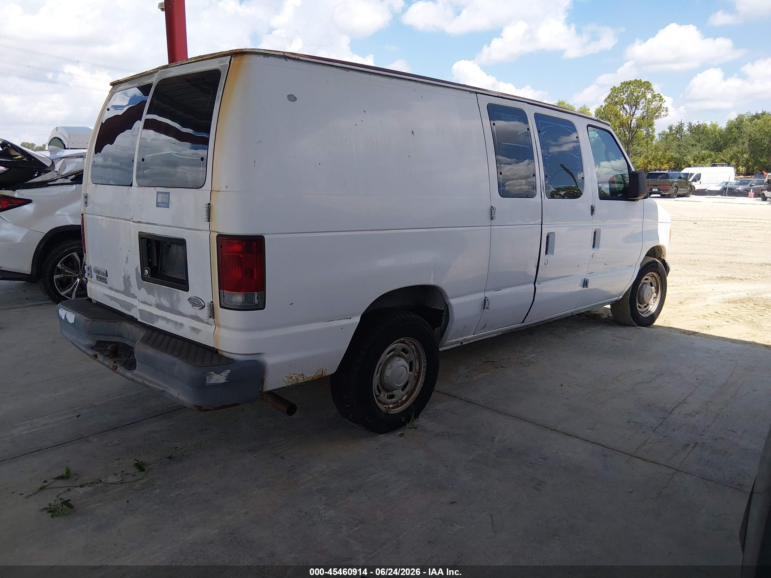 2006 Ford E-150 Commercial/recreational Белый vin: 1FTRE14W46HB04658
