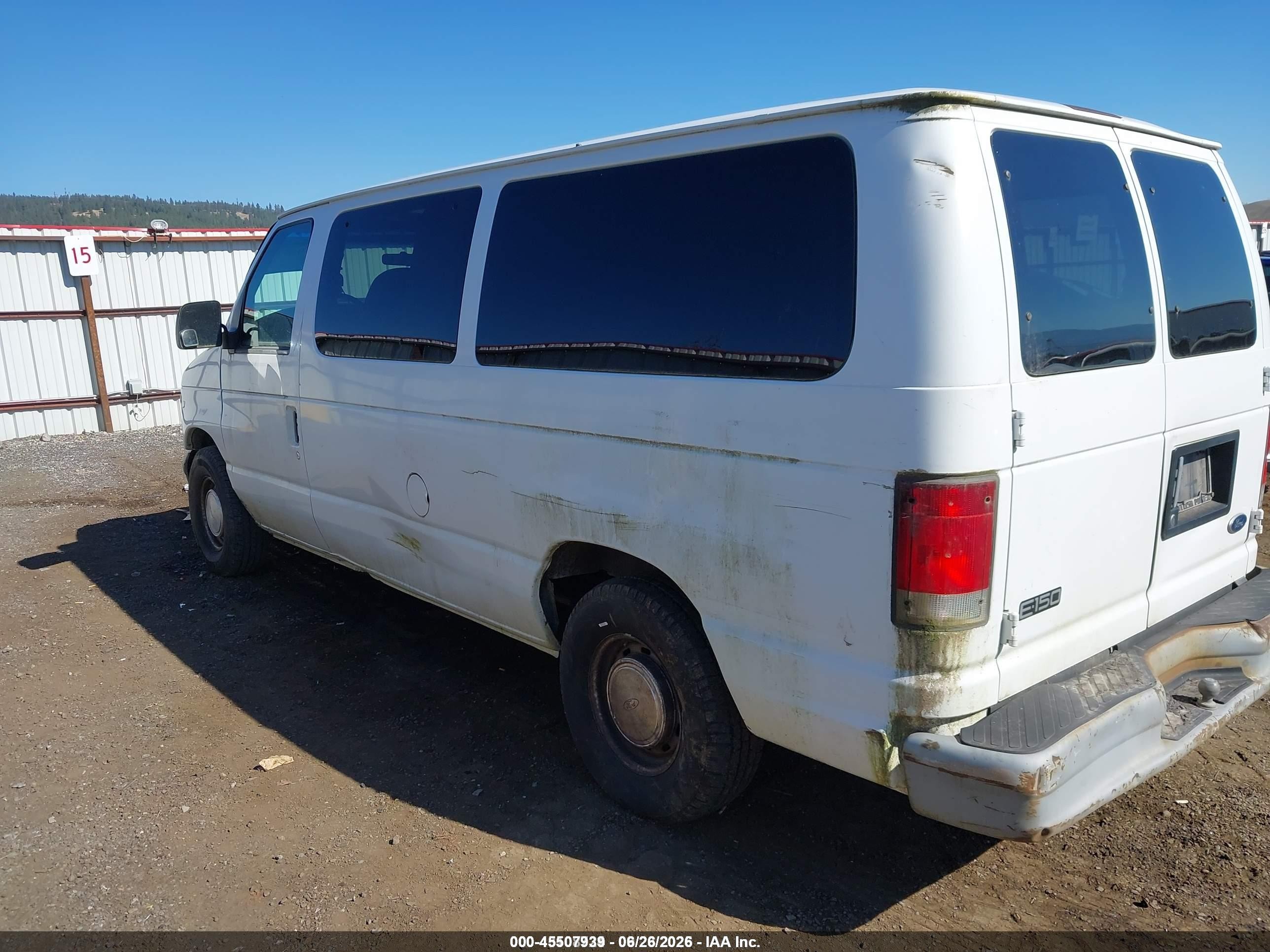 1999 Ford E-150 Commercial/recreational White vin: 1FTRE14W5XHA25422