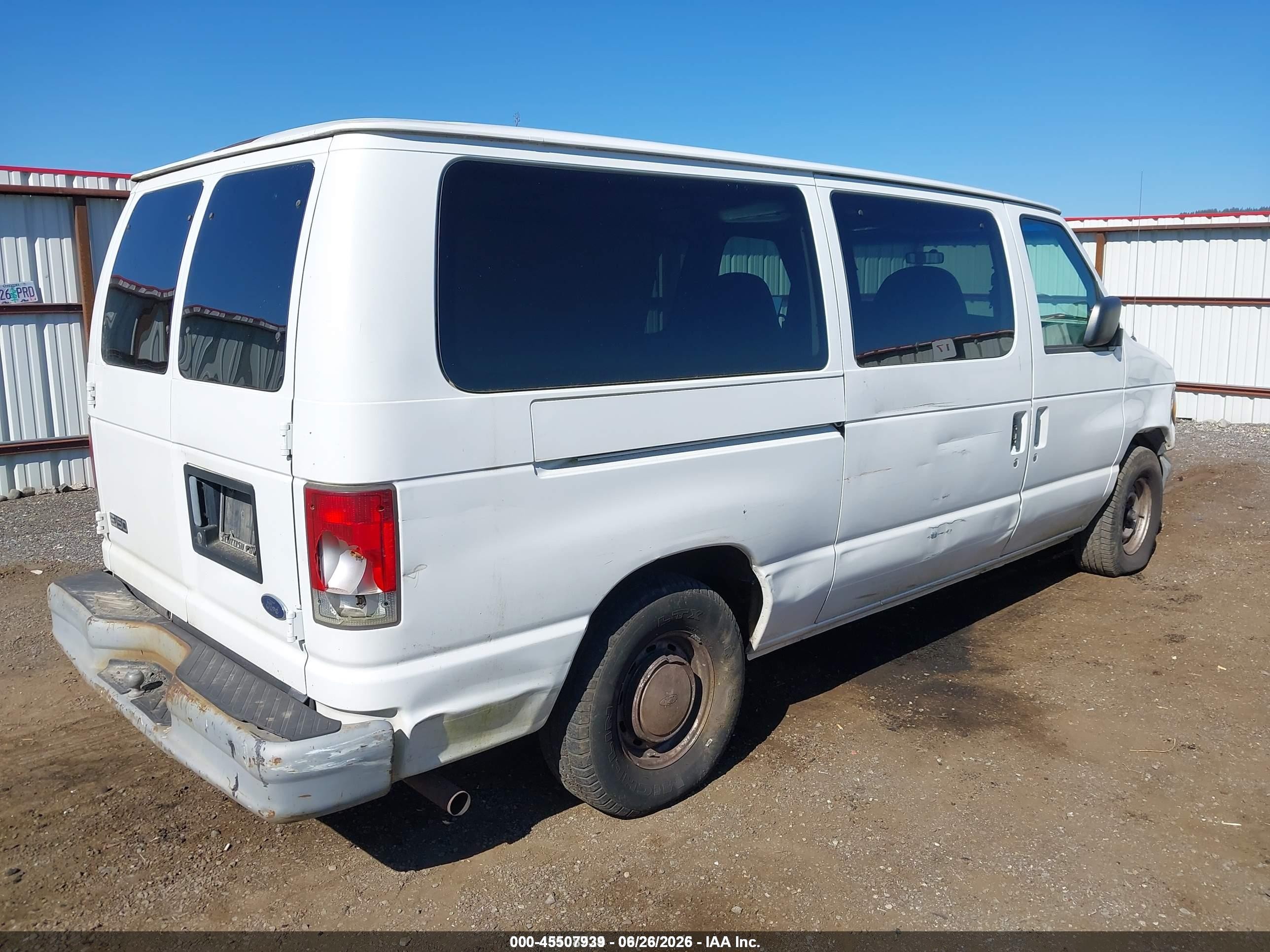 1999 Ford E-150 Commercial/recreational White vin: 1FTRE14W5XHA25422