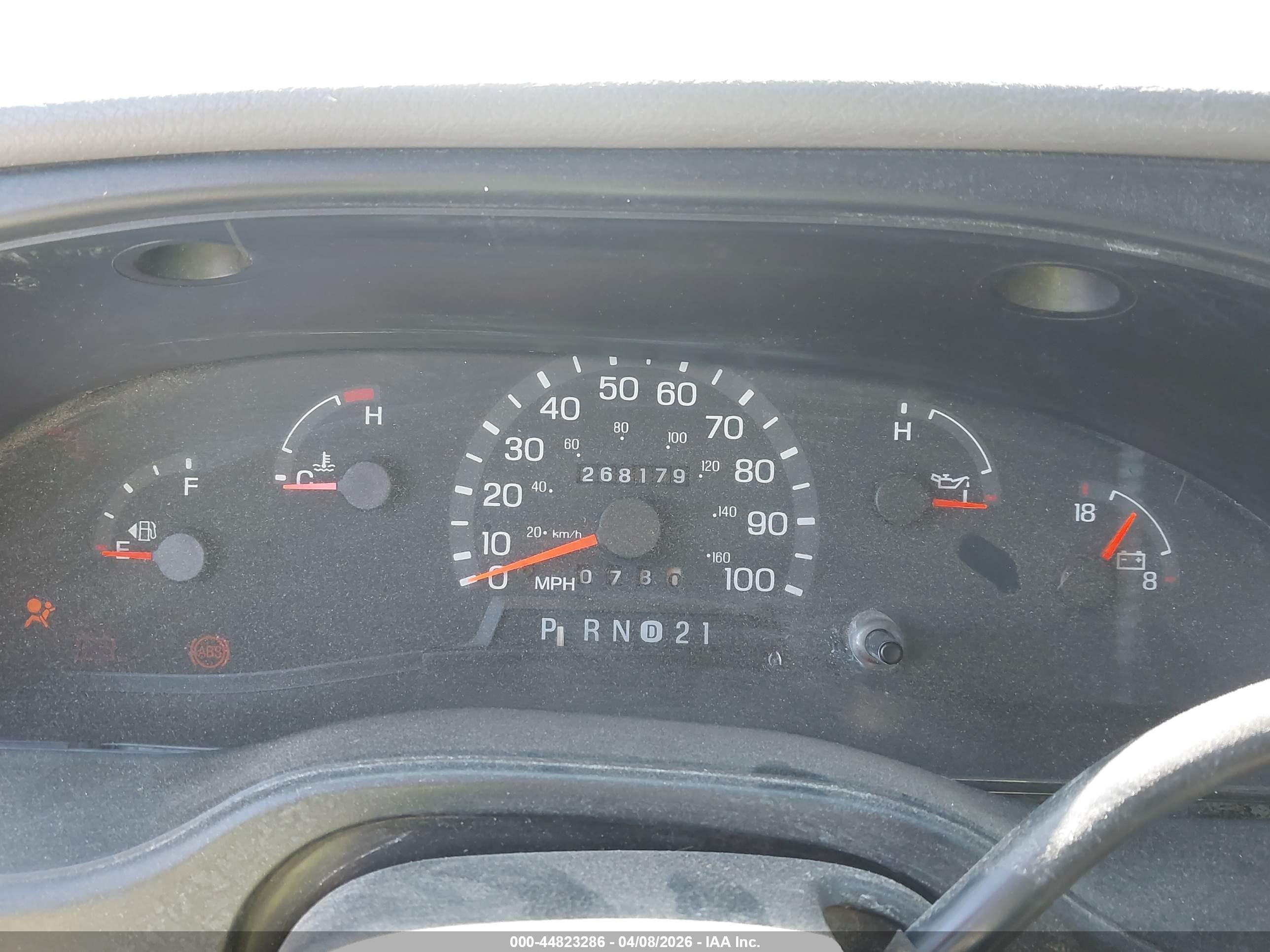2000 Ford E-150 Commercial/recreational White vin: 1FTRE14W5YHA16933