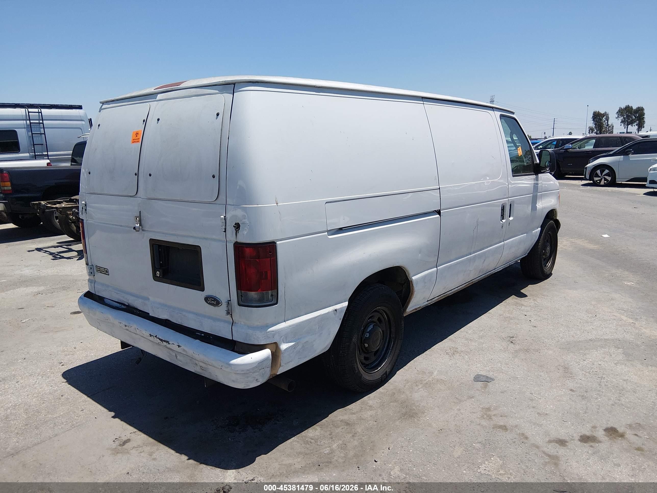 2005 Ford E-150   White vin: 1FTRE14W65HA89031