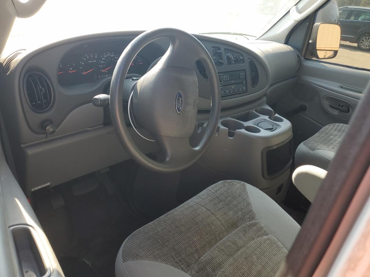 2004 Ford Econoline E150 Van White vin: 1FTRE14W74HB29499