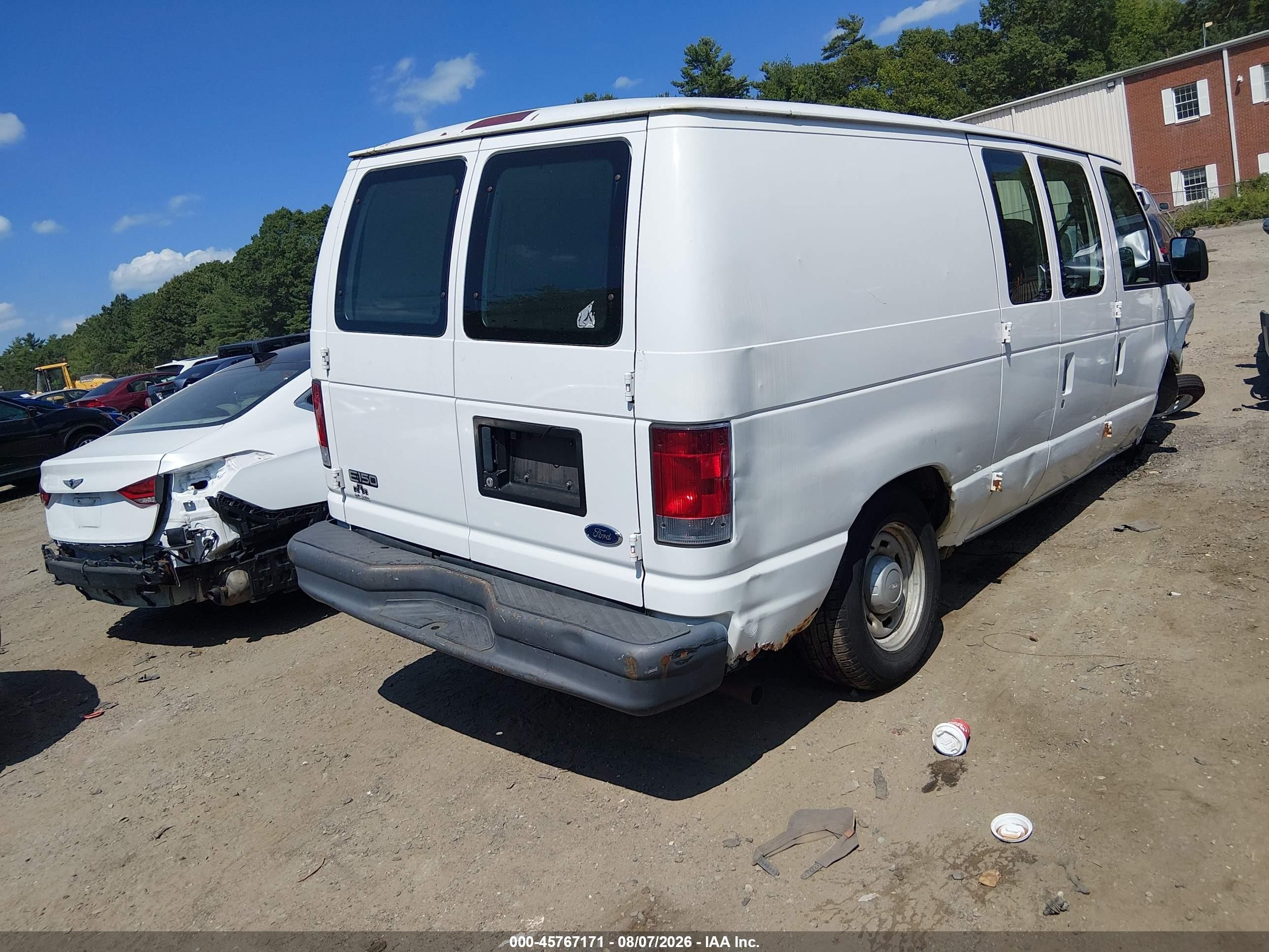 2005 Ford E-150 Commercial/recreational Белый vin: 1FTRE14W75HA52506