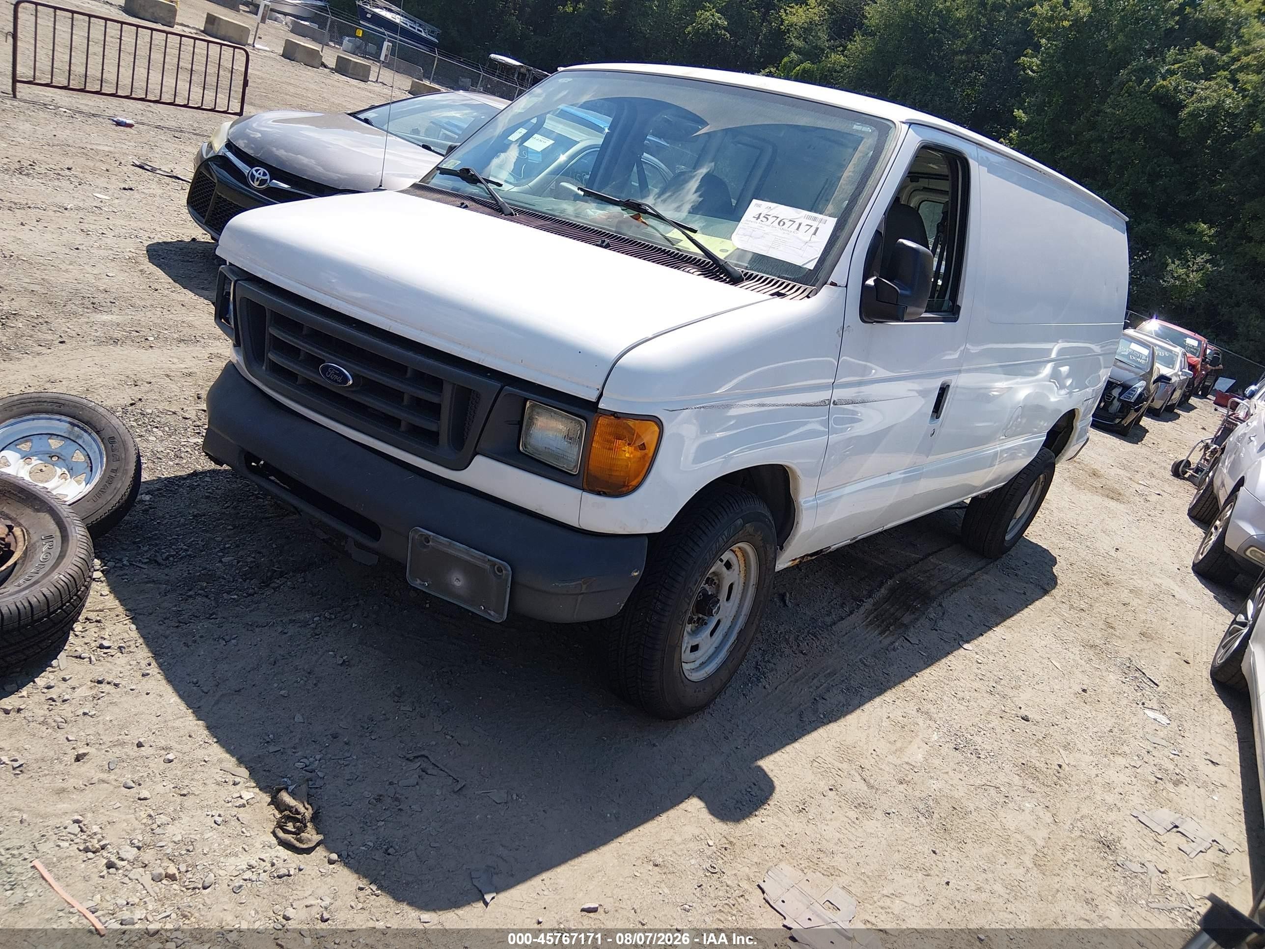 2005 Ford E-150 Commercial/recreational Белый vin: 1FTRE14W75HA52506